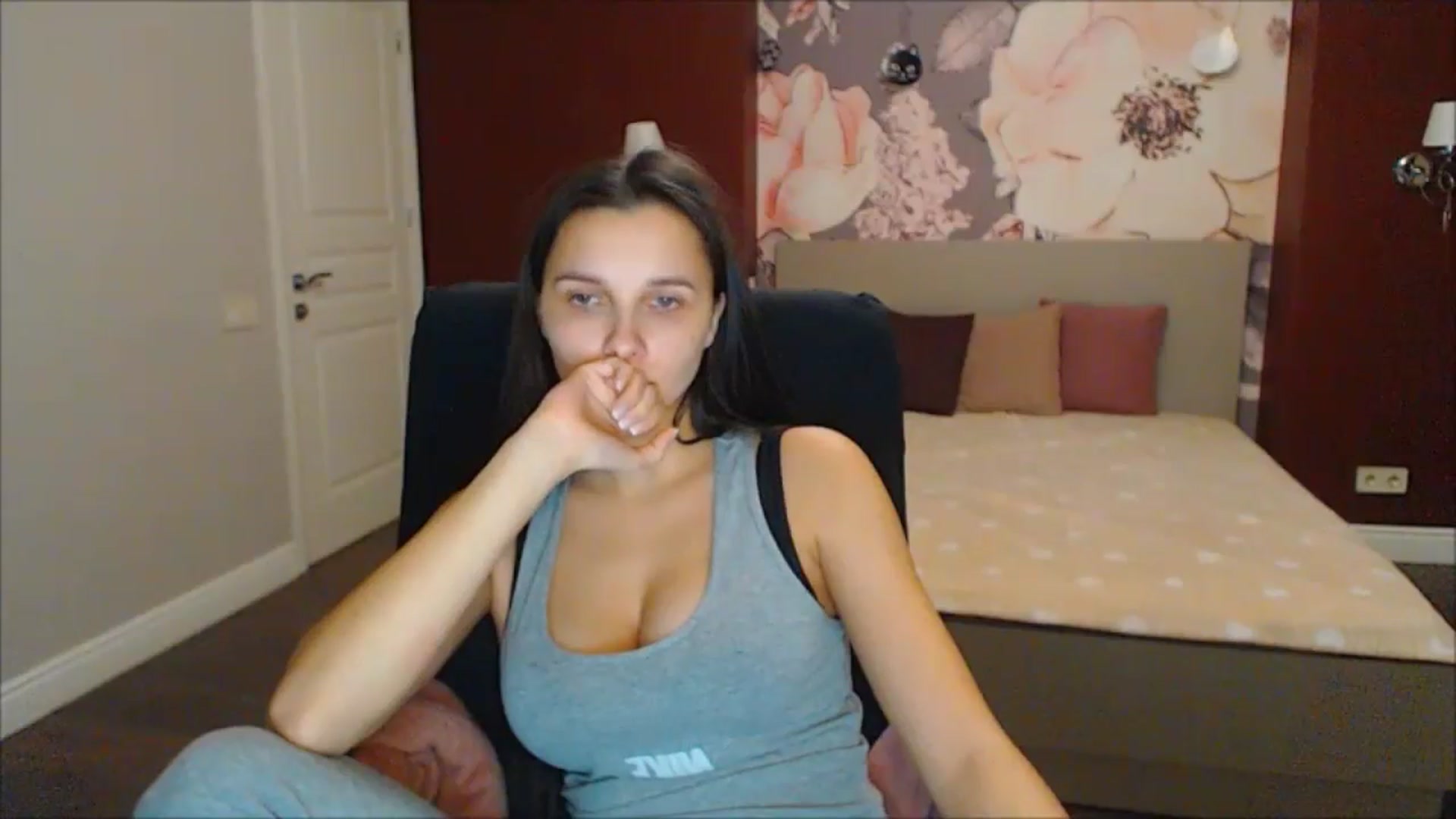 Gallery image thumbnail from Karina_Mils's myfreecams stream on, 01/04/2025, 18:30 image 2 of 20