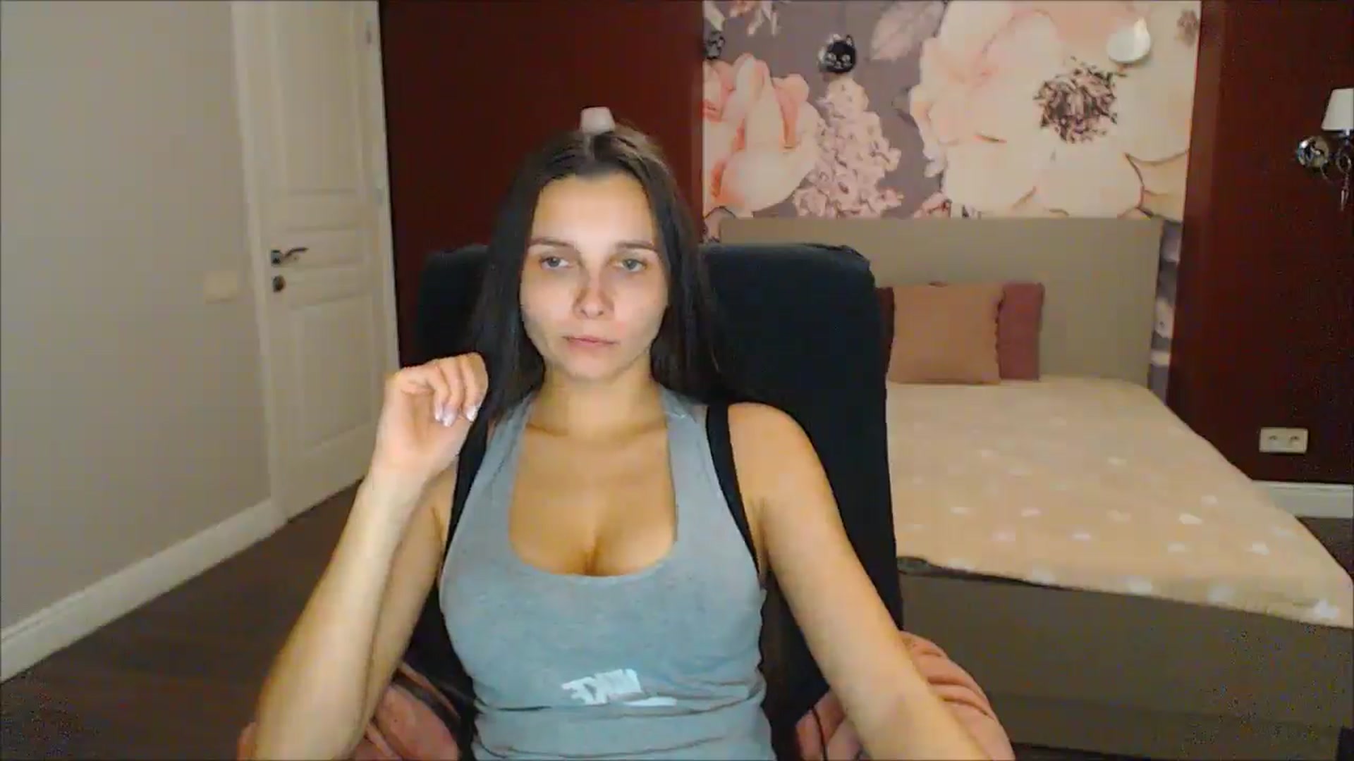 Gallery image thumbnail from Karina_Mils's myfreecams stream on, 01/05/2025, 18:51 image 12 of 20