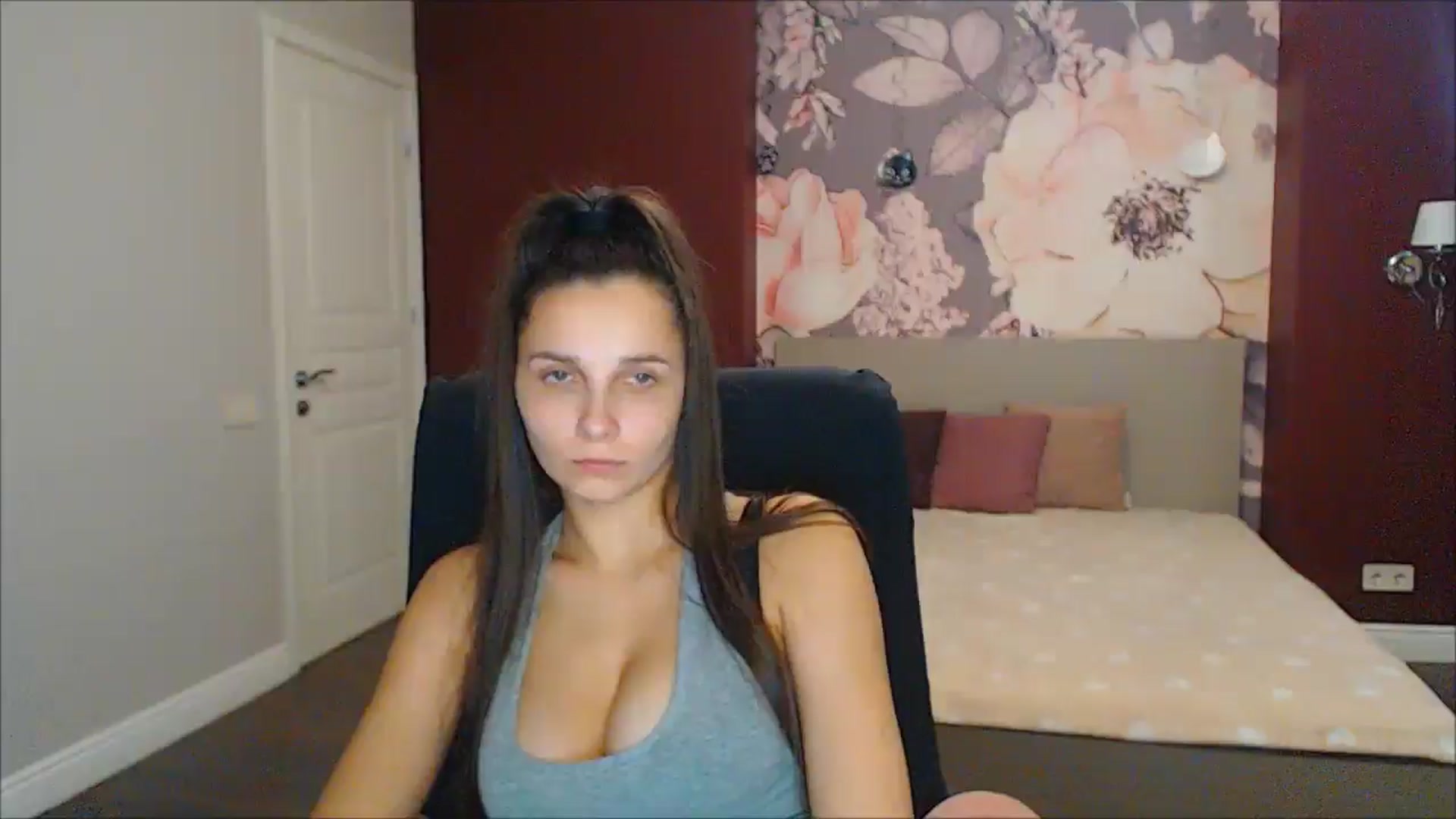 Gallery image thumbnail from Karina_Mils's myfreecams stream on, 01/06/2025, 12:40 image 13 of 20