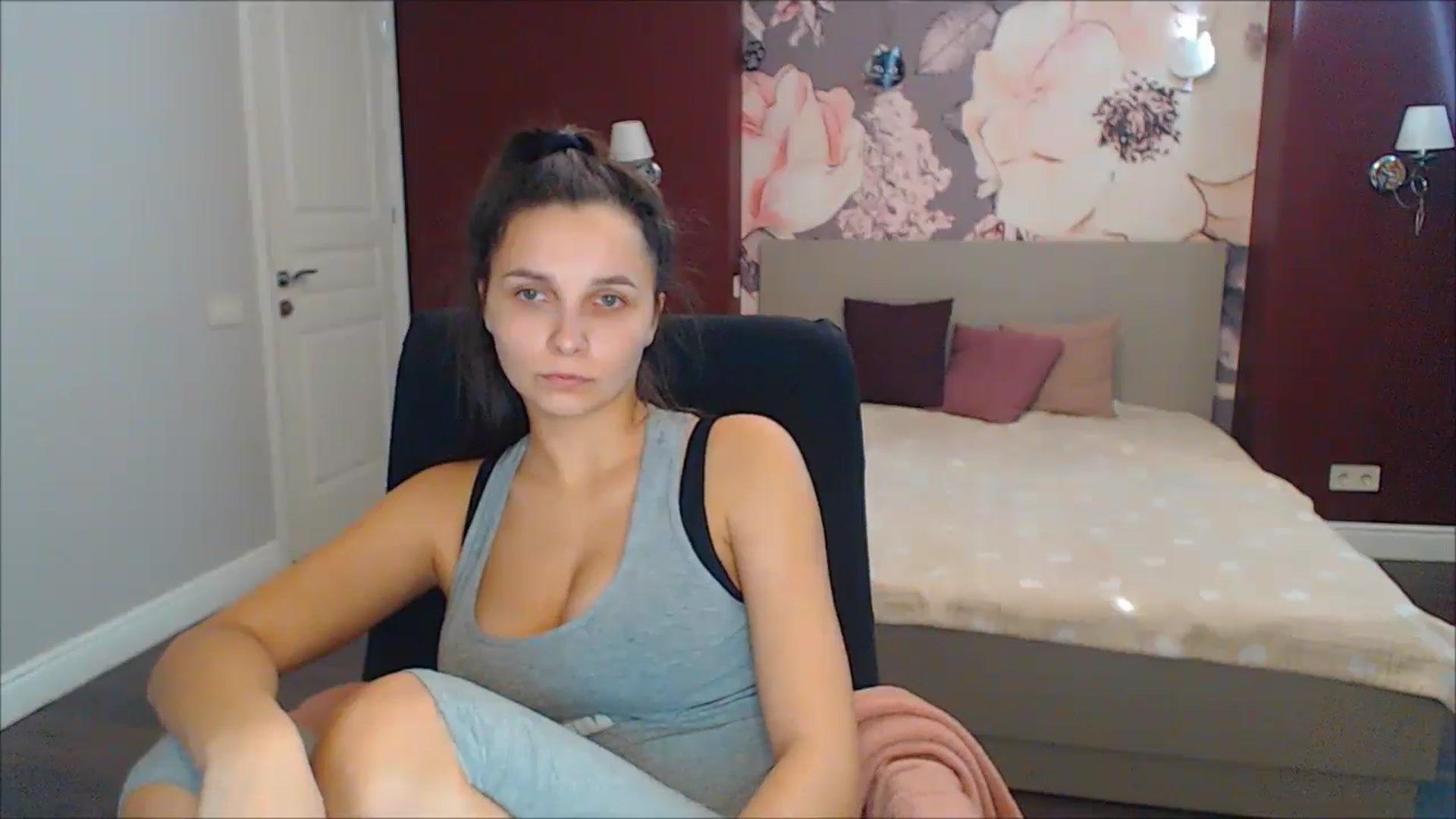 Gallery image thumbnail from Karina_Mils's myfreecams stream on, 01/09/2025, 11:43 image 5 of 20