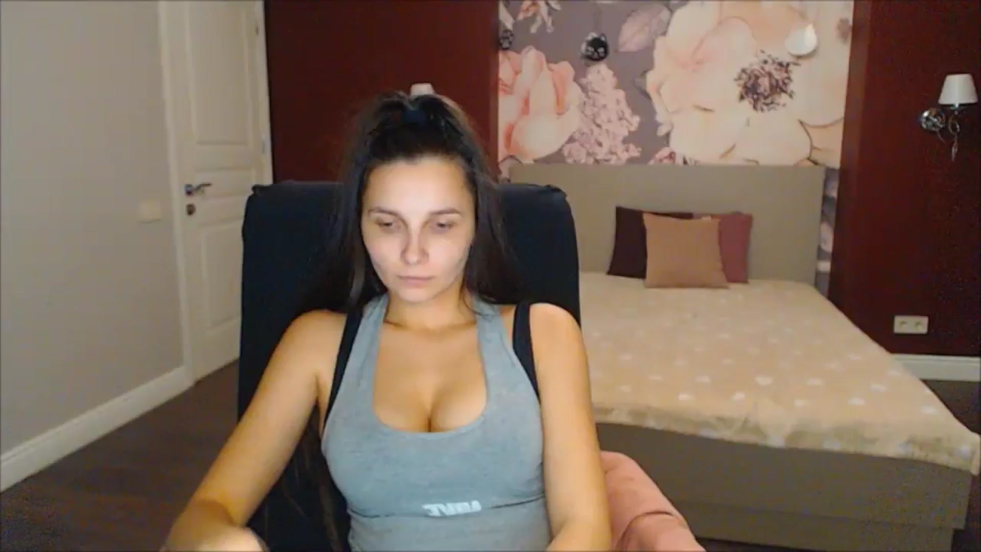 Gallery image thumbnail from Karina_Mils's myfreecams stream on, 01/10/2025, 17:33 image 18 of 20