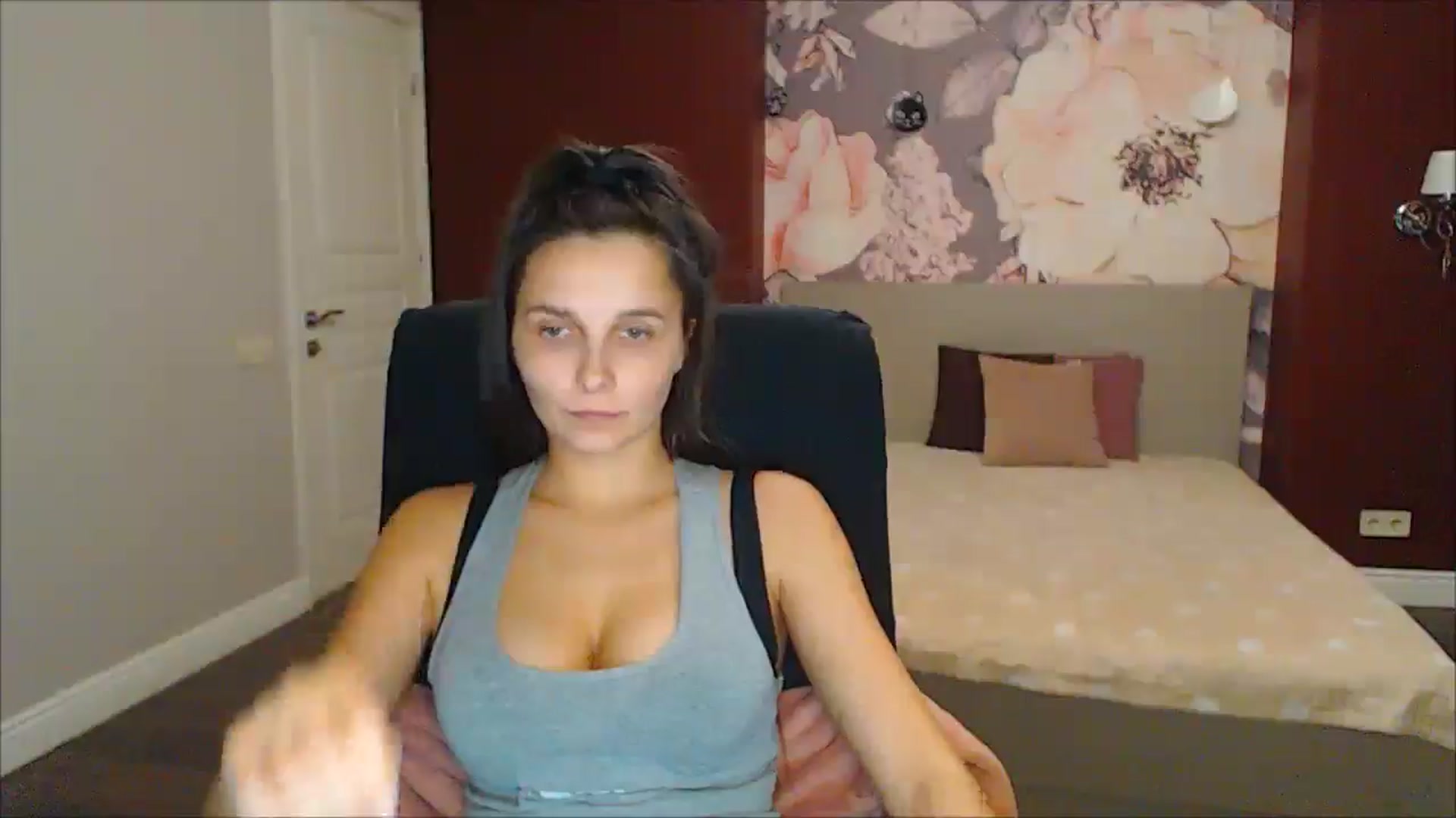 Gallery image thumbnail from Karina_Mils's myfreecams stream on, 01/10/2025, 19:12 image 19 of 20