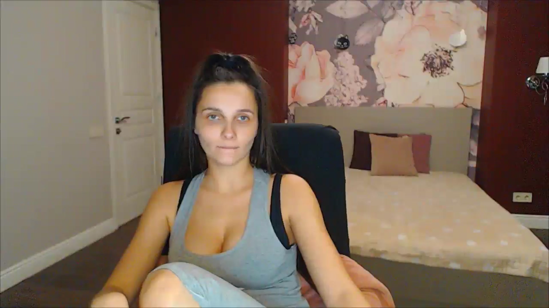Gallery image thumbnail from Karina_Mils's myfreecams stream on, 01/10/2025, 19:12 image 7 of 20