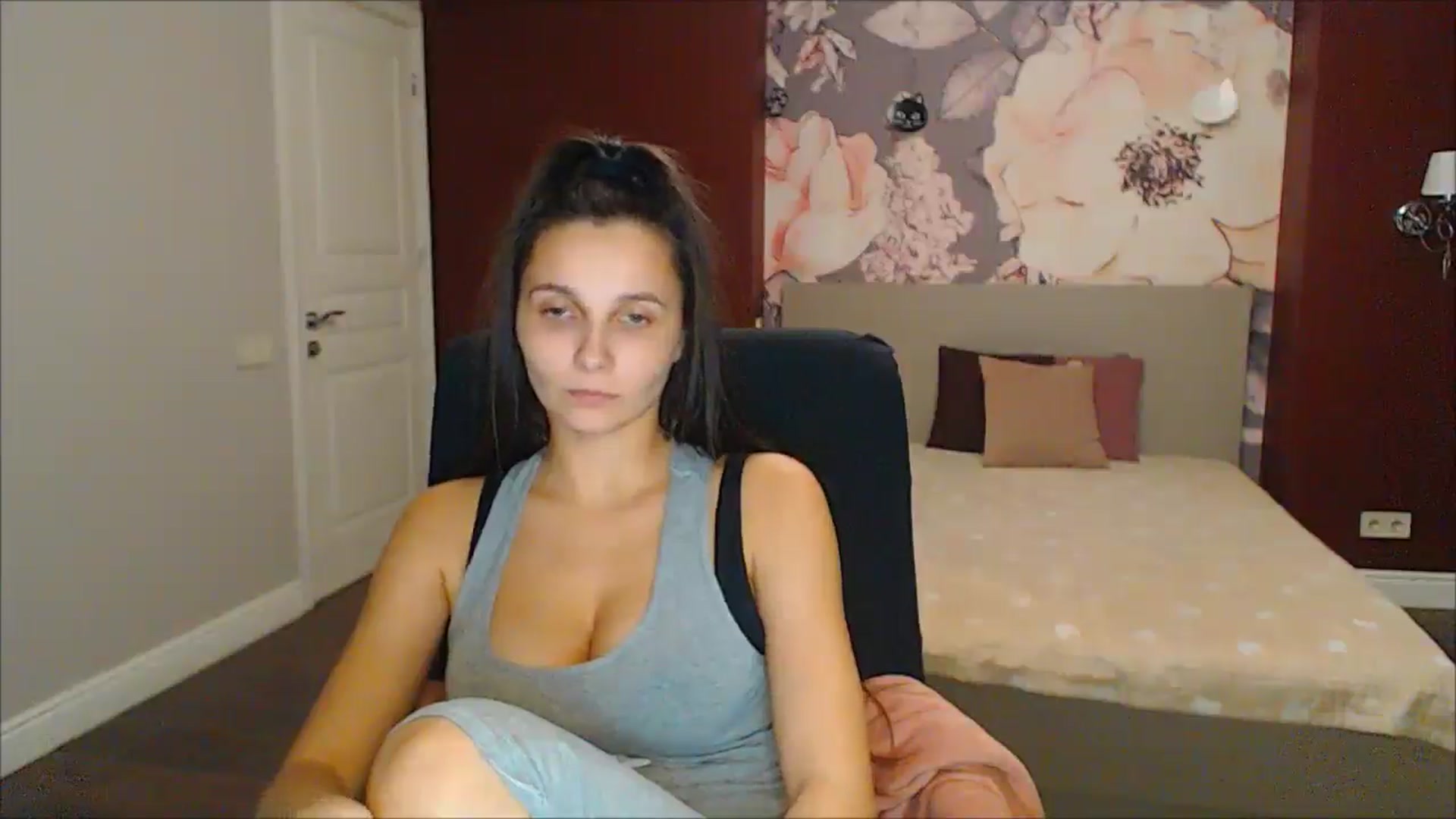 Gallery image thumbnail from Karina_Mils's myfreecams stream on, 01/10/2025, 19:12 image 3 of 20