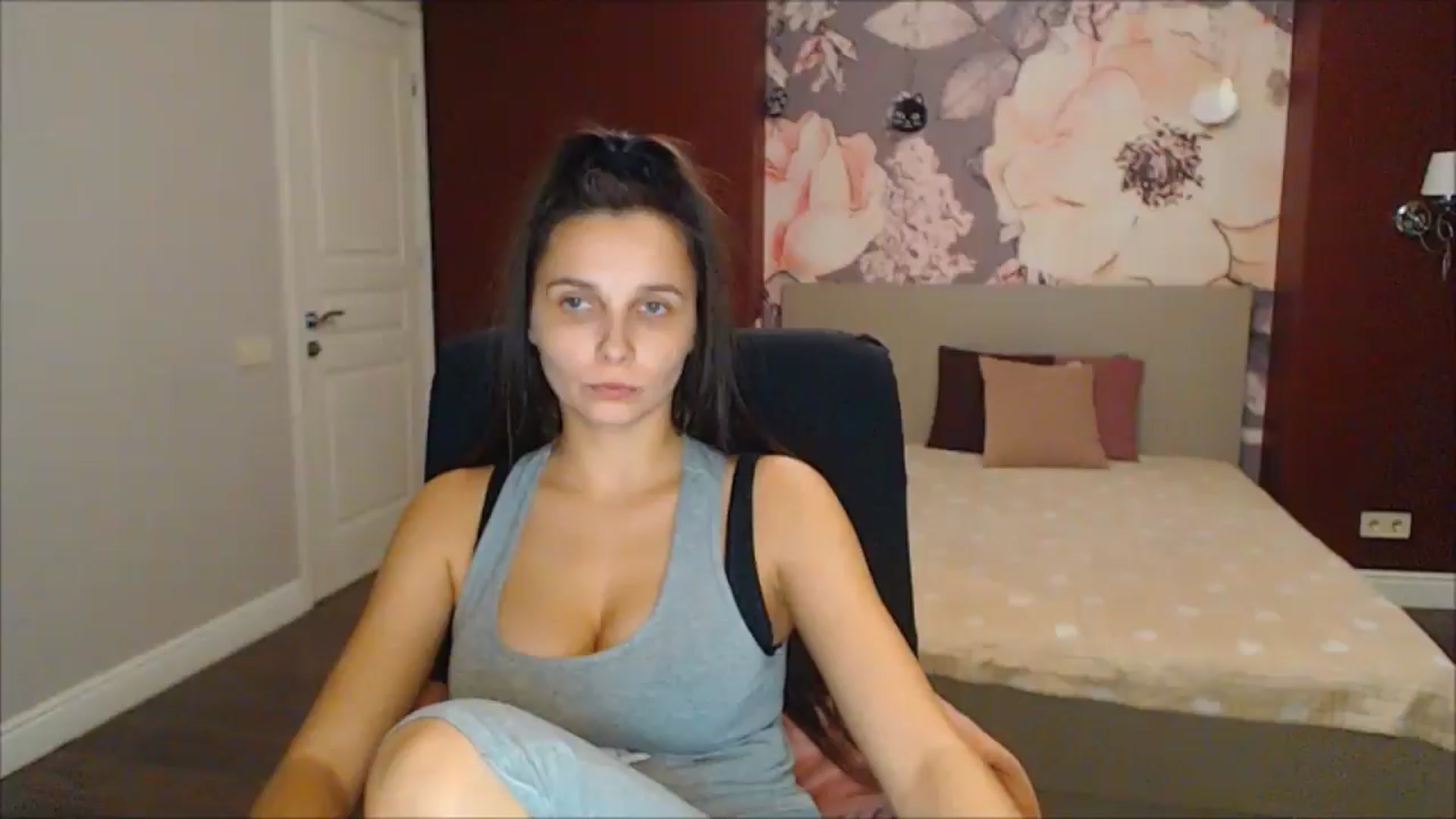 Gallery image thumbnail from Karina_Mils's myfreecams stream on, 01/10/2025, 19:12 image 1 of 20