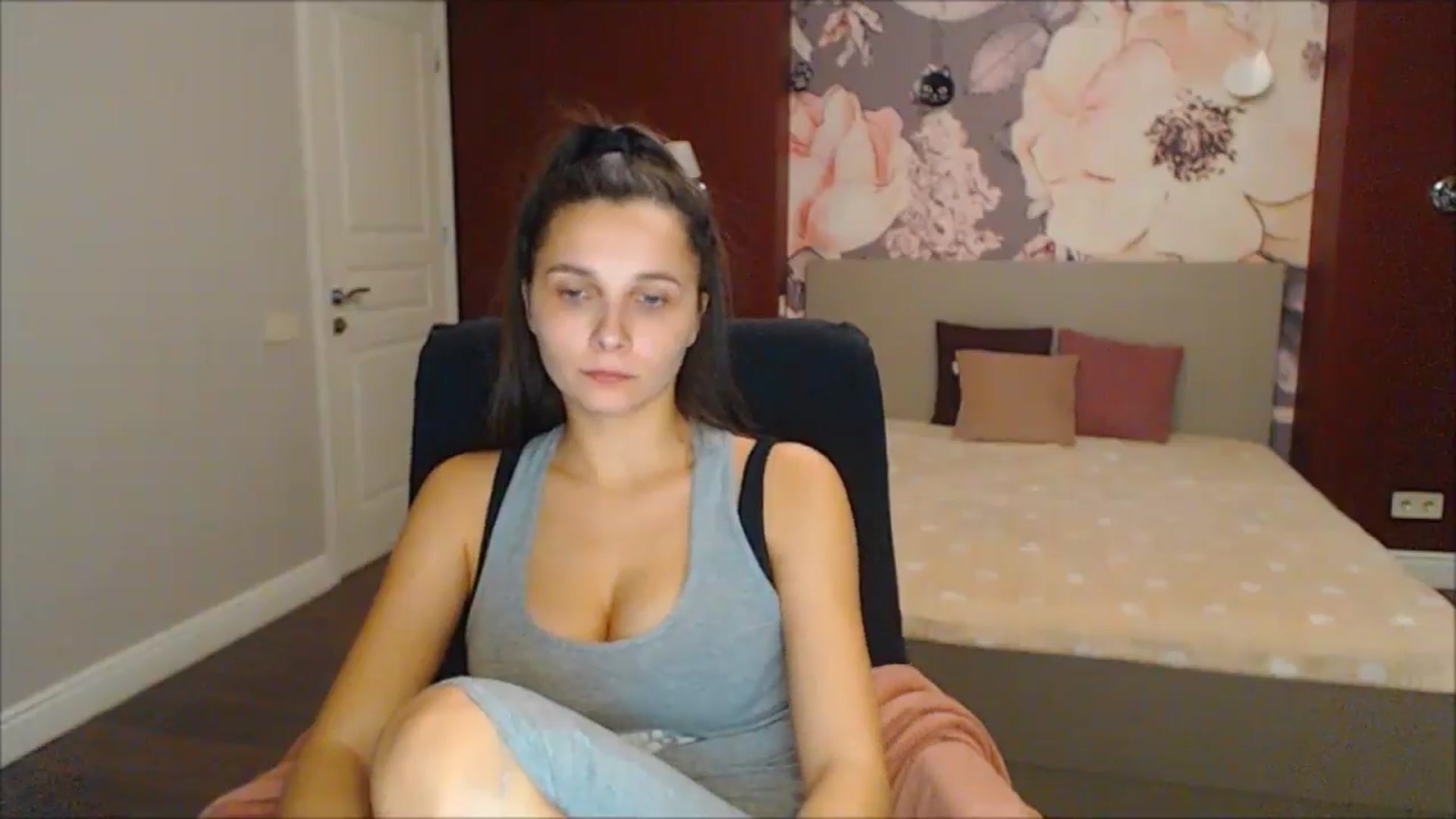 Gallery image thumbnail from Karina_Mils's myfreecams stream on, 01/11/2025, 17:56 image 2 of 20
