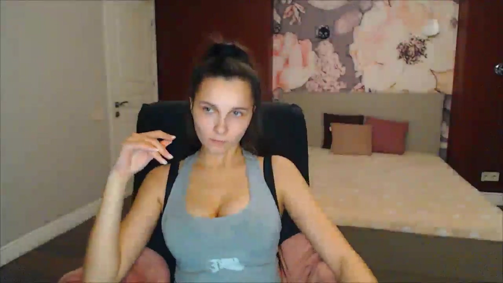 Gallery image thumbnail from Karina_Mils's myfreecams stream on, 01/11/2025, 17:56 image 5 of 20