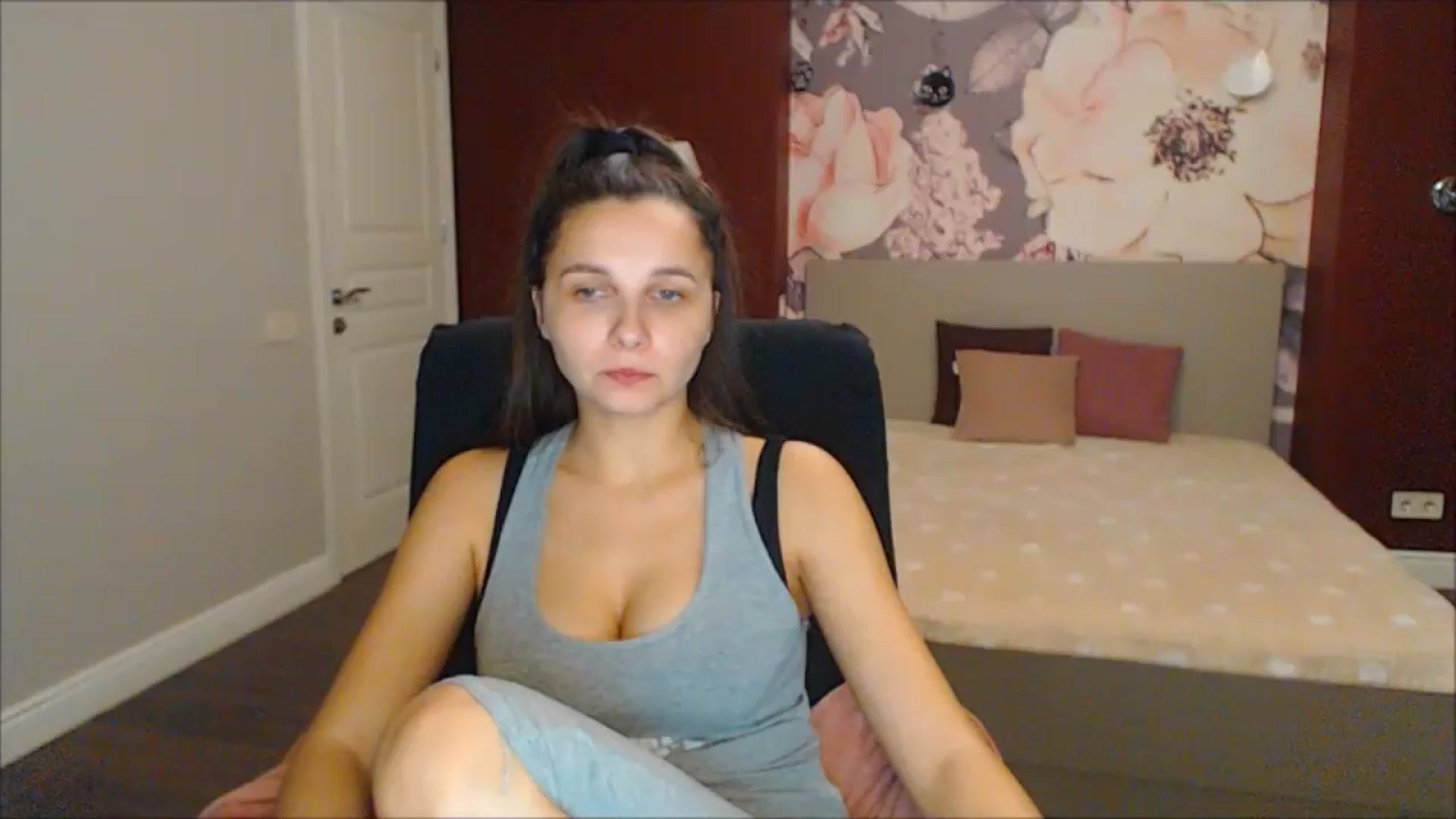 Gallery image thumbnail from Karina_Mils's myfreecams stream on, 01/11/2025, 17:56 image 1 of 20
