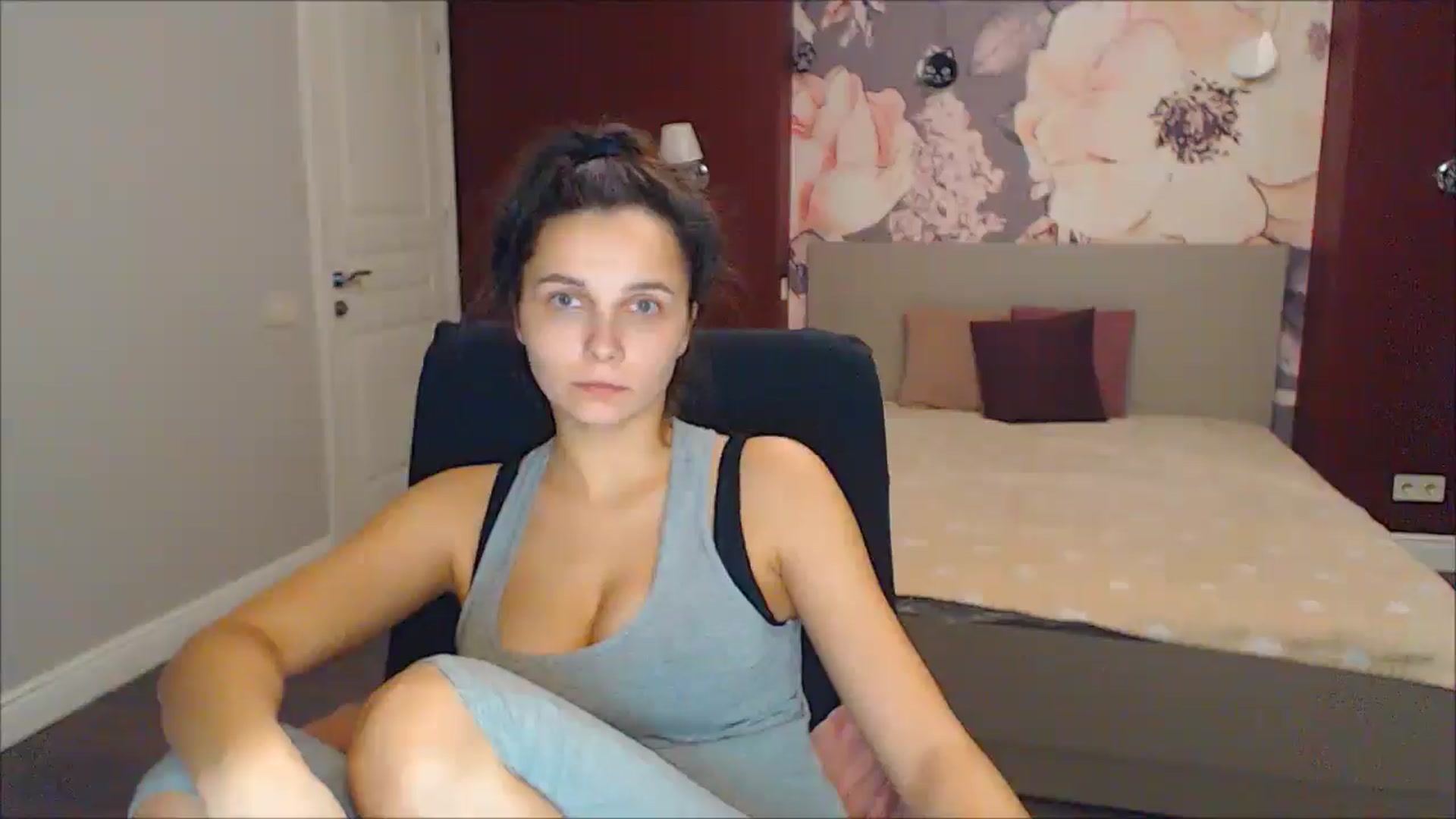 Gallery image thumbnail from Karina_Mils's myfreecams stream on, 01/12/2025, 16:44 image 14 of 20