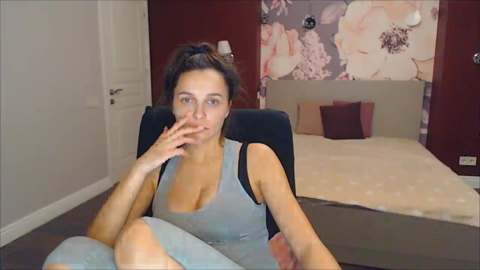 Gallery image thumbnail from Karina_Mils's myfreecams stream on, 01/12/2025, 16:44 image 18 of 20
