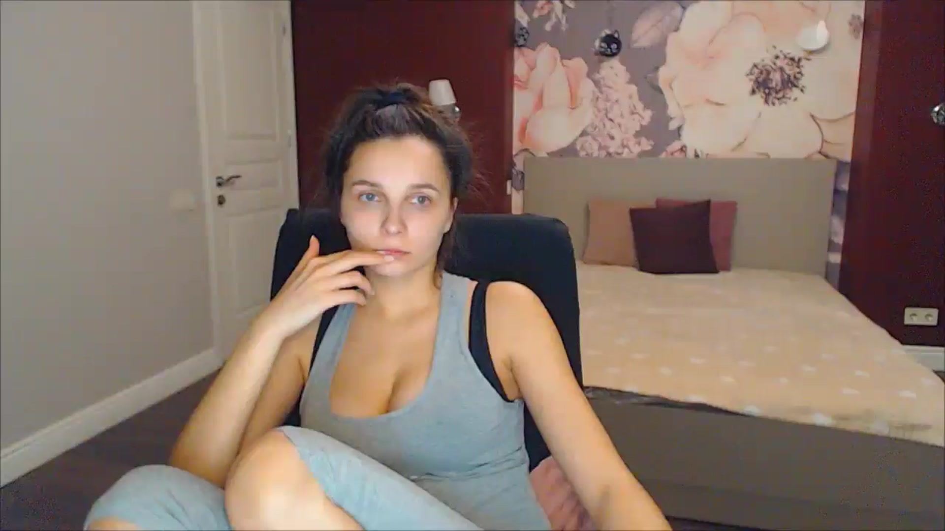 Gallery image thumbnail from Karina_Mils's myfreecams stream on, 01/12/2025, 16:44 image 19 of 20