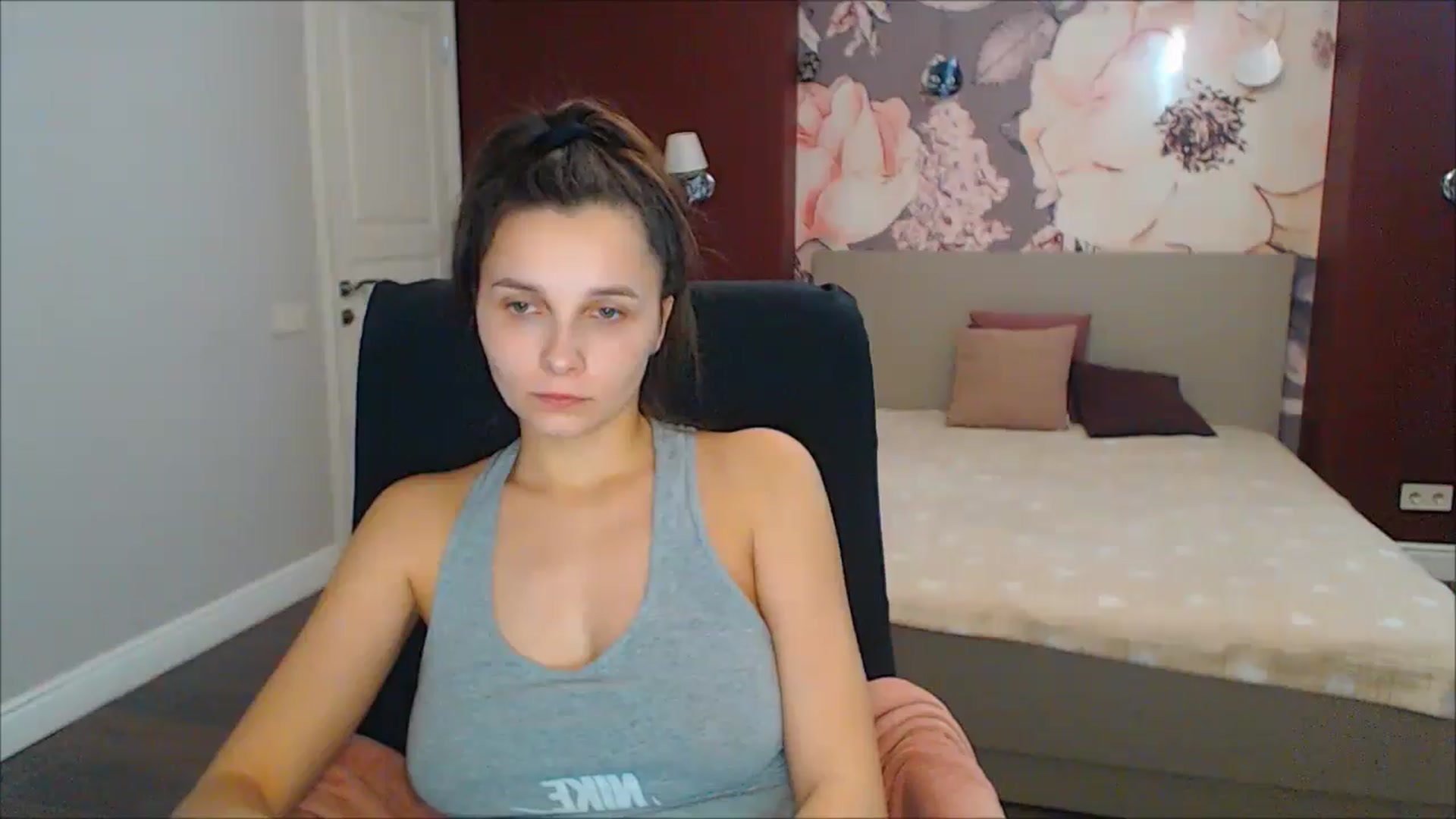 Gallery image thumbnail from Karina_Mils's myfreecams stream on, 01/13/2025, 12:03 image 14 of 20