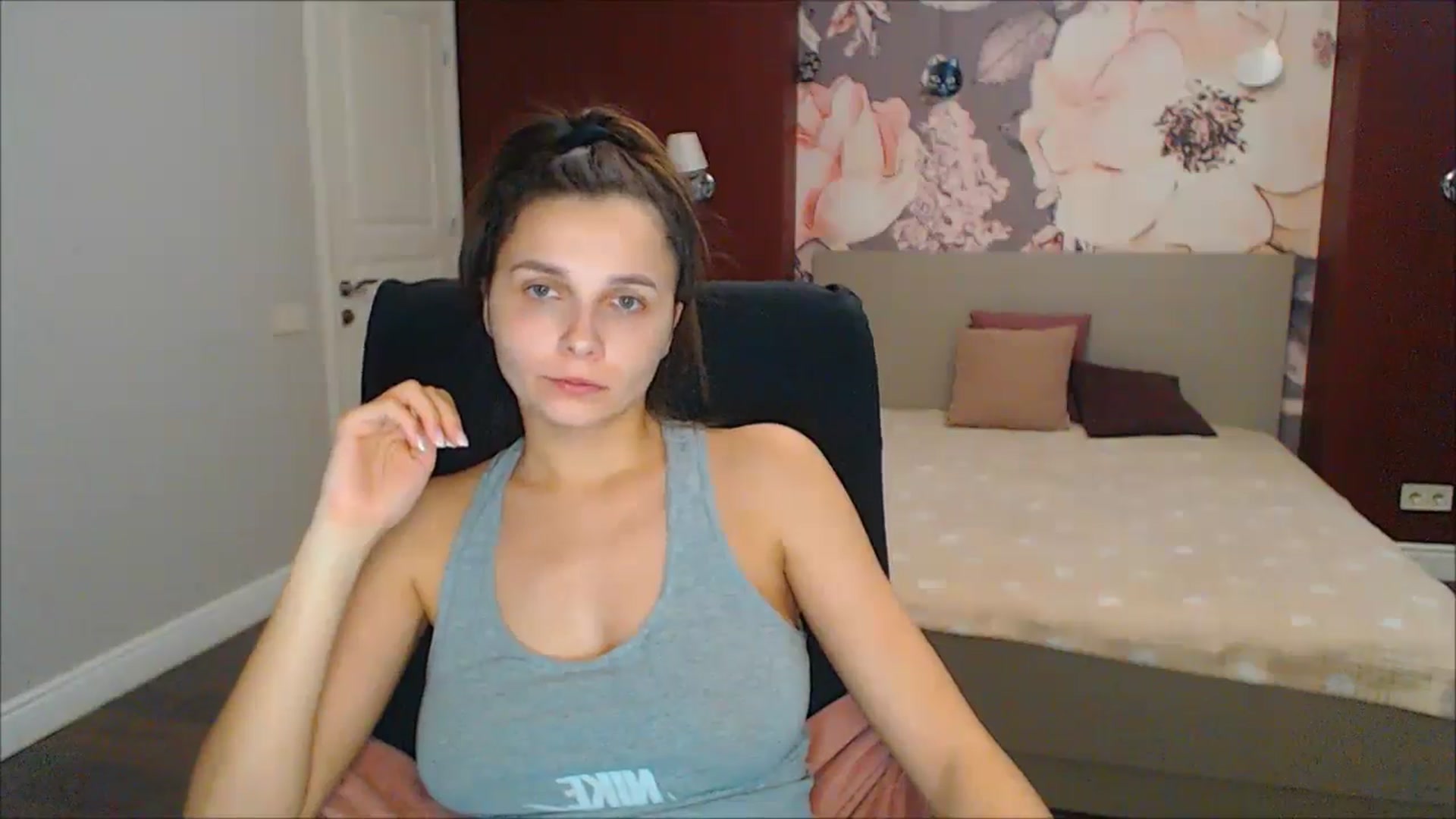 Gallery image thumbnail from Karina_Mils's myfreecams stream on, 01/13/2025, 12:03 image 12 of 20