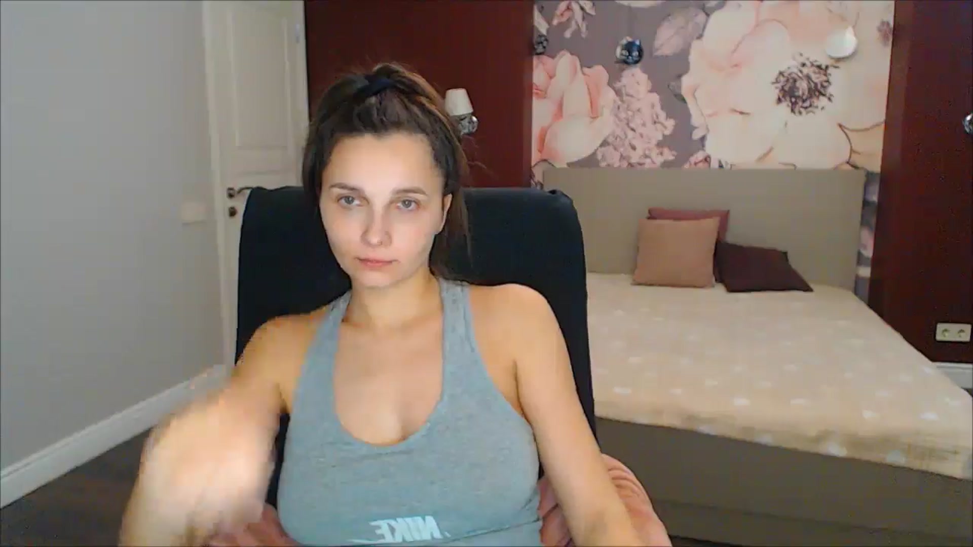 Gallery image thumbnail from Karina_Mils's myfreecams stream on, 01/13/2025, 12:03 image 13 of 20