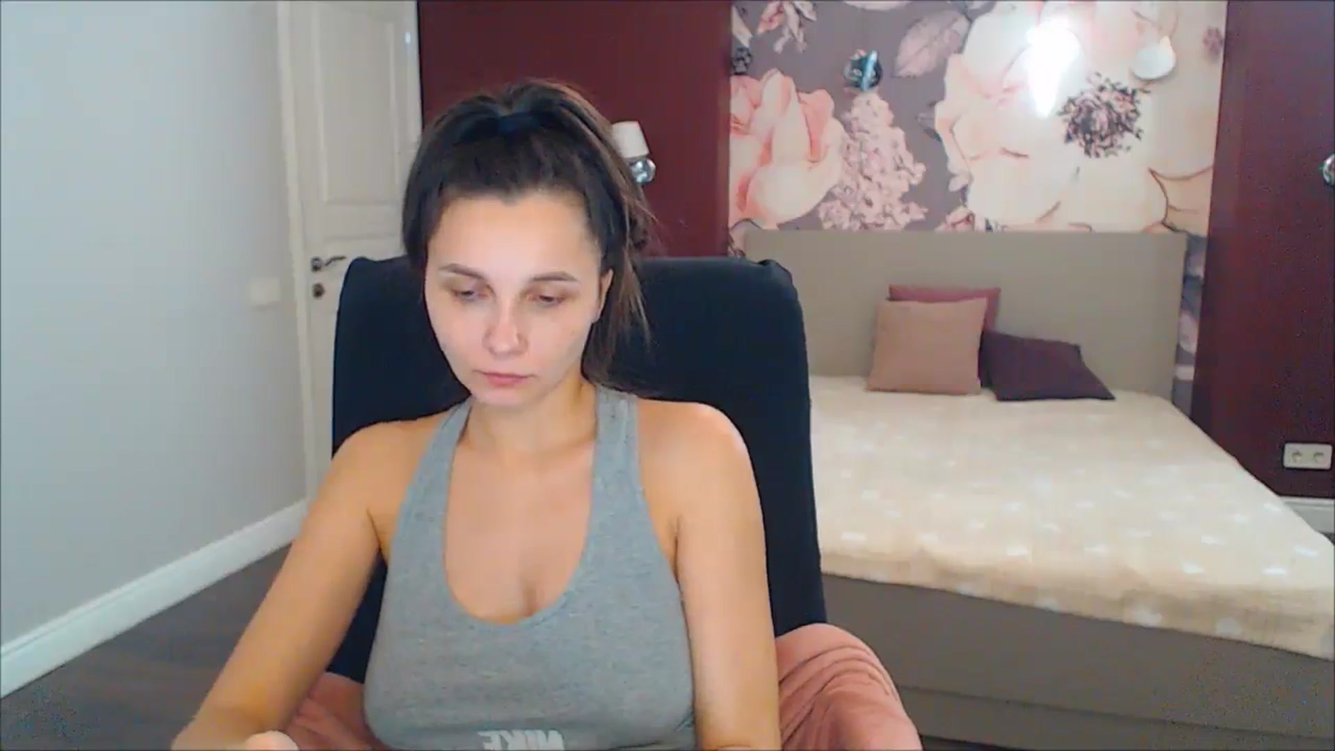 Gallery image thumbnail from Karina_Mils's myfreecams stream on, 01/13/2025, 12:03 image 17 of 20