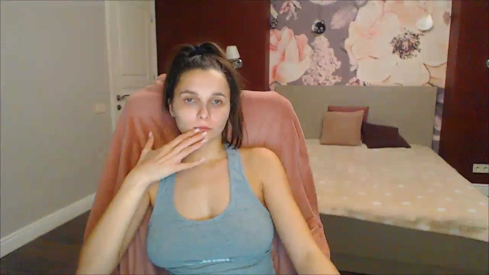 Gallery image thumbnail from Karina_Mils's myfreecams stream on, 01/13/2025, 13:47 image 17 of 20
