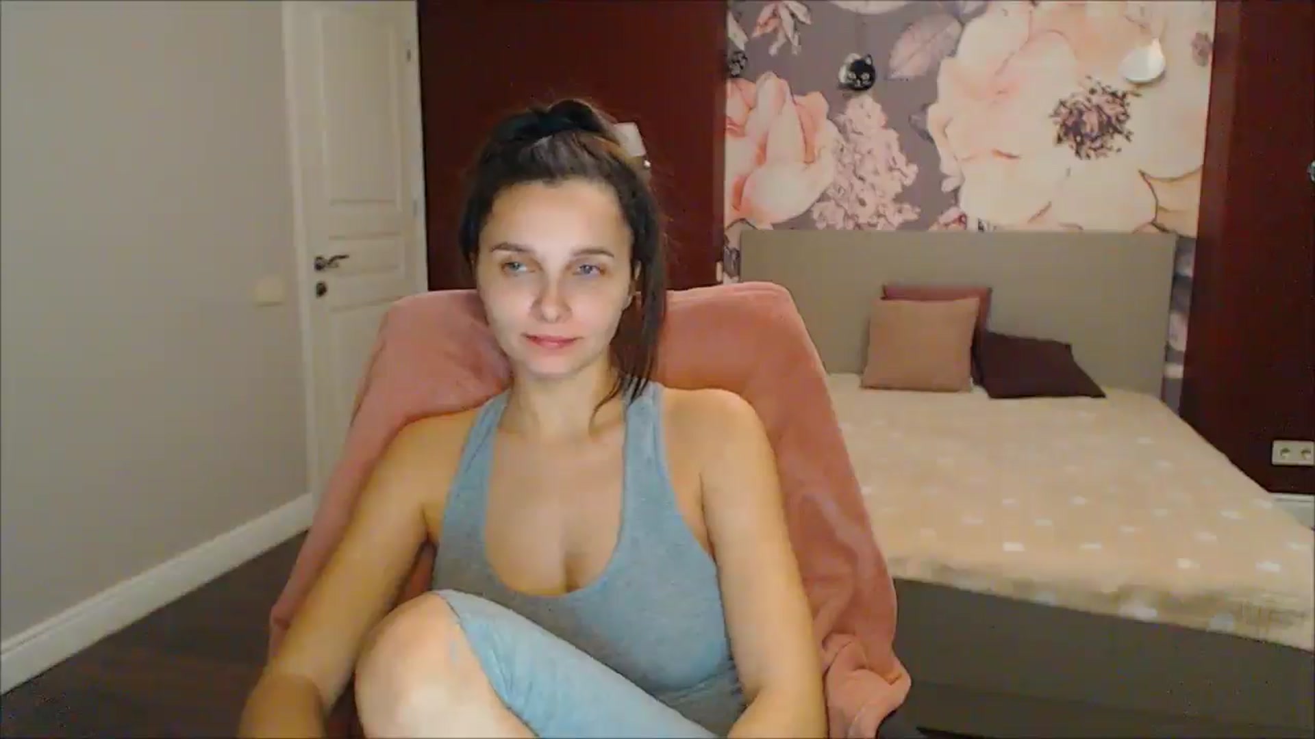 Gallery image thumbnail from Karina_Mils's myfreecams stream on, 01/13/2025, 13:47 image 19 of 20