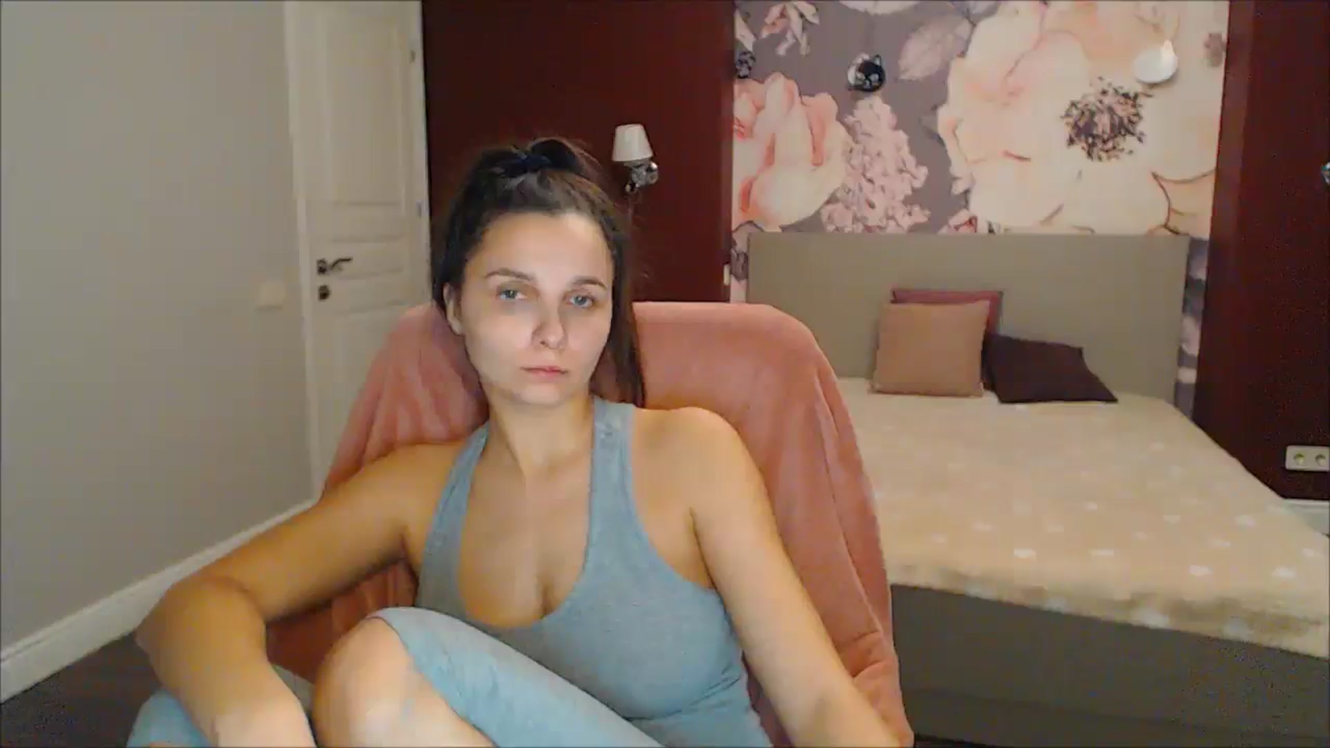 Gallery image thumbnail from Karina_Mils's myfreecams stream on, 01/13/2025, 13:47 image 12 of 20
