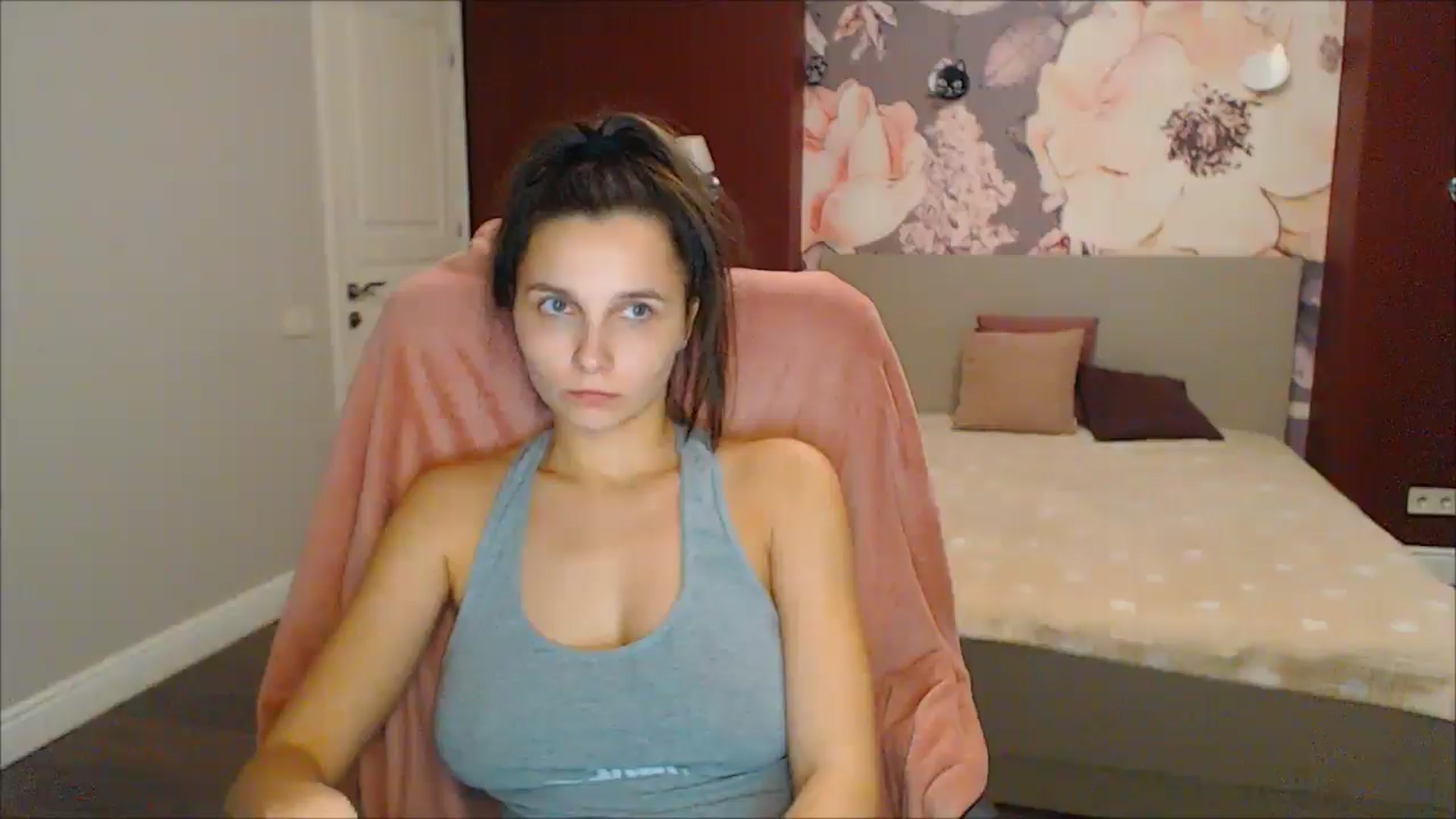 Gallery image thumbnail from Karina_Mils's myfreecams stream on, 01/13/2025, 13:47 image 15 of 20