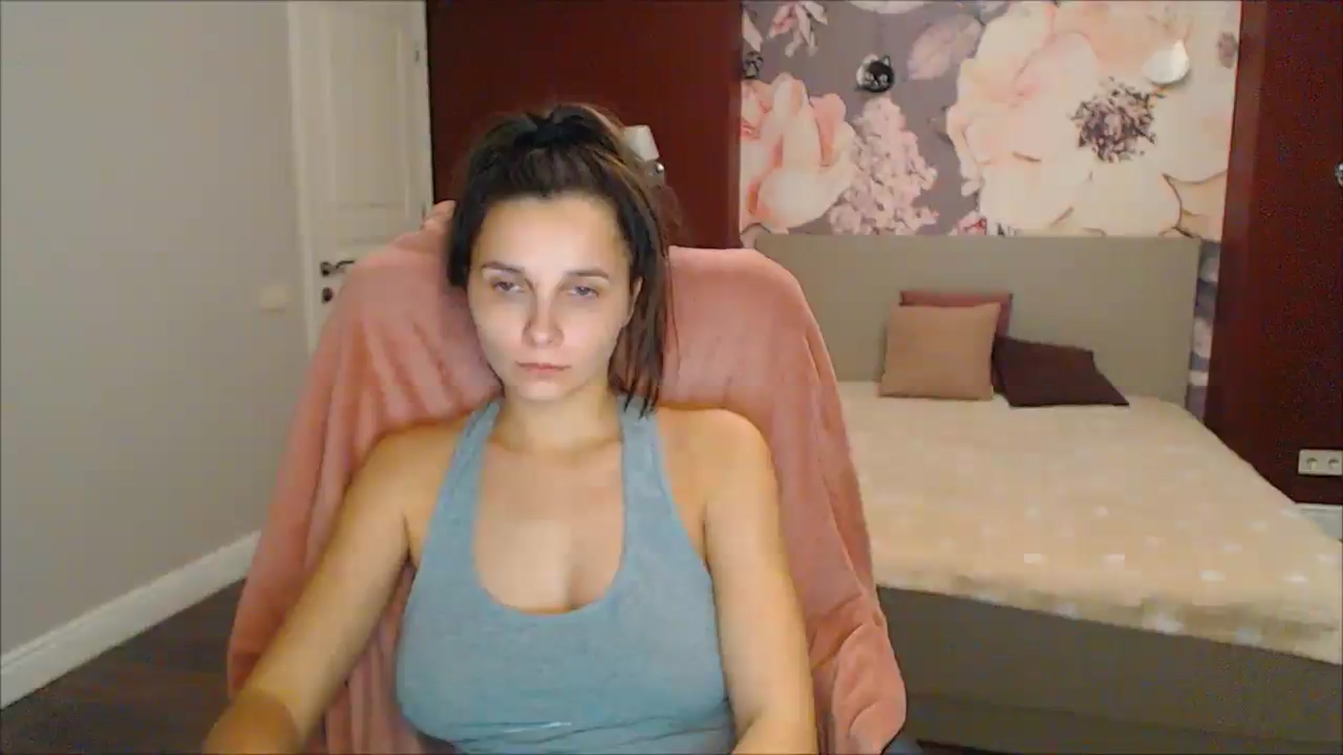 Gallery image thumbnail from Karina_Mils's myfreecams stream on, 01/13/2025, 13:47 image 16 of 20