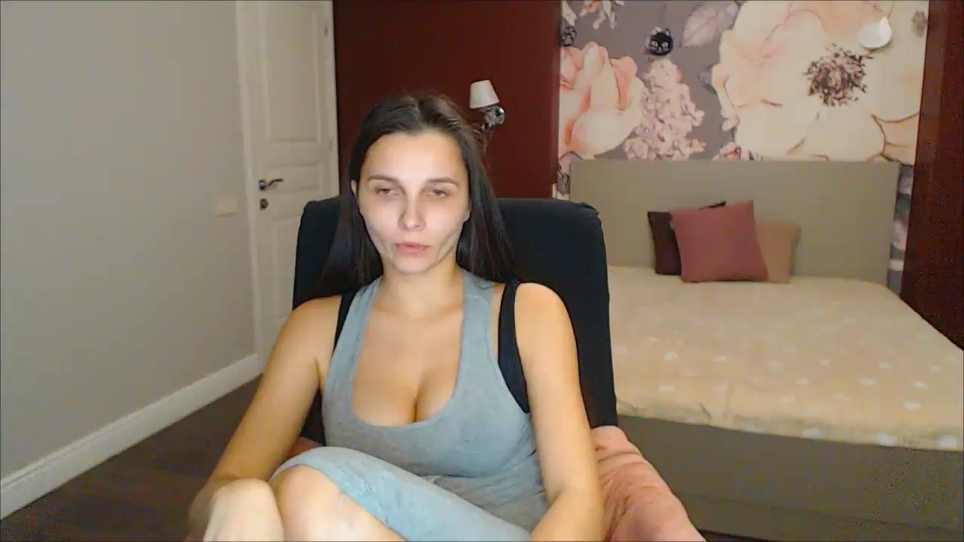 Gallery image thumbnail from Karina_Mils's myfreecams stream on, 01/25/2025, 17:09 image 1 of 20