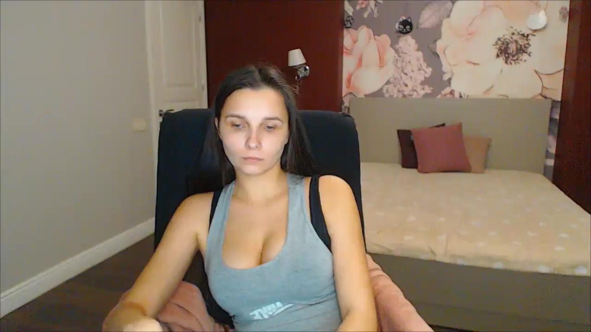 Gallery image thumbnail from Karina_Mils's myfreecams stream on, 01/25/2025, 17:09 image 12 of 20