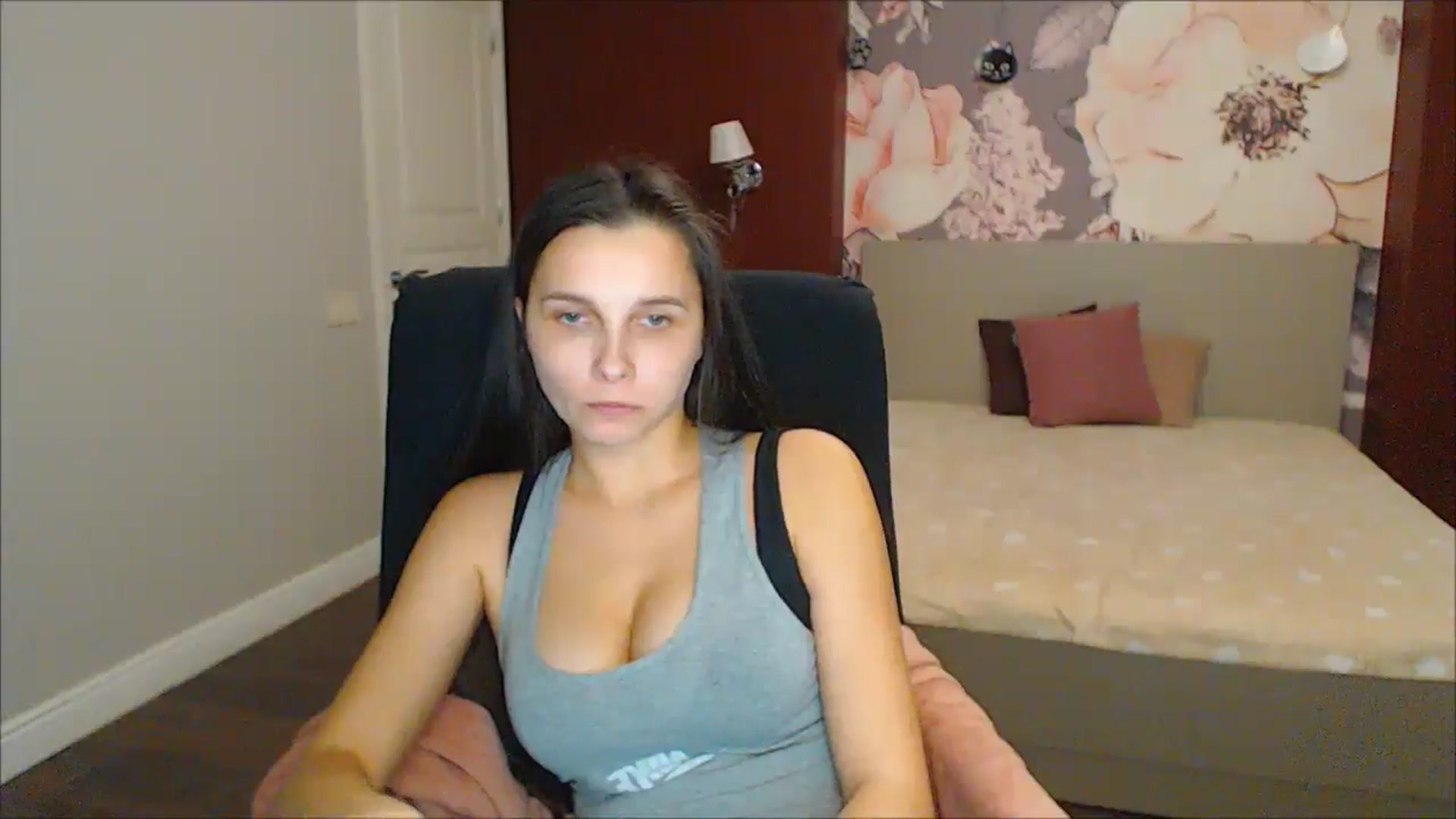 Gallery image thumbnail from Karina_Mils's myfreecams stream on, 01/25/2025, 17:09 image 14 of 20