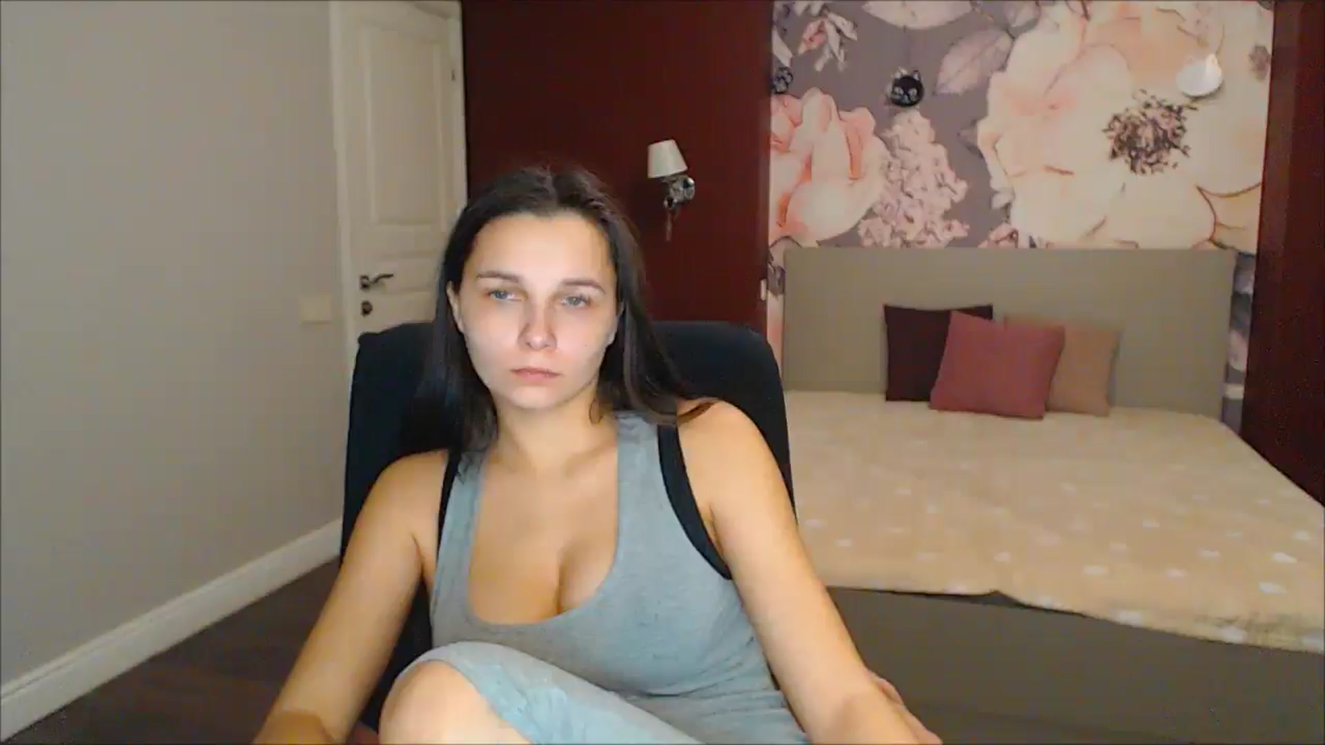 Gallery image thumbnail from Karina_Mils's myfreecams stream on, 01/26/2025, 16:30 image 7 of 20