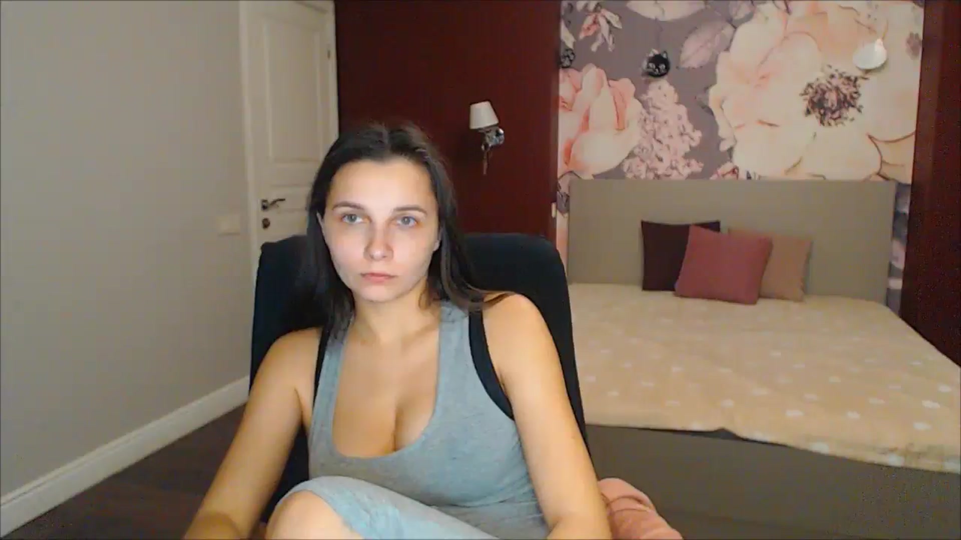 Gallery image thumbnail from Karina_Mils's myfreecams stream on, 01/26/2025, 16:30 image 12 of 20