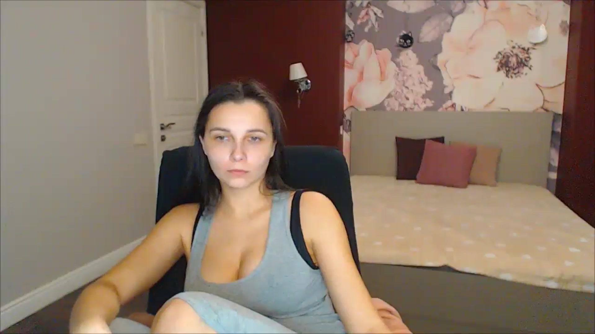 Gallery image thumbnail from Karina_Mils's myfreecams stream on, 01/26/2025, 16:30 image 14 of 20