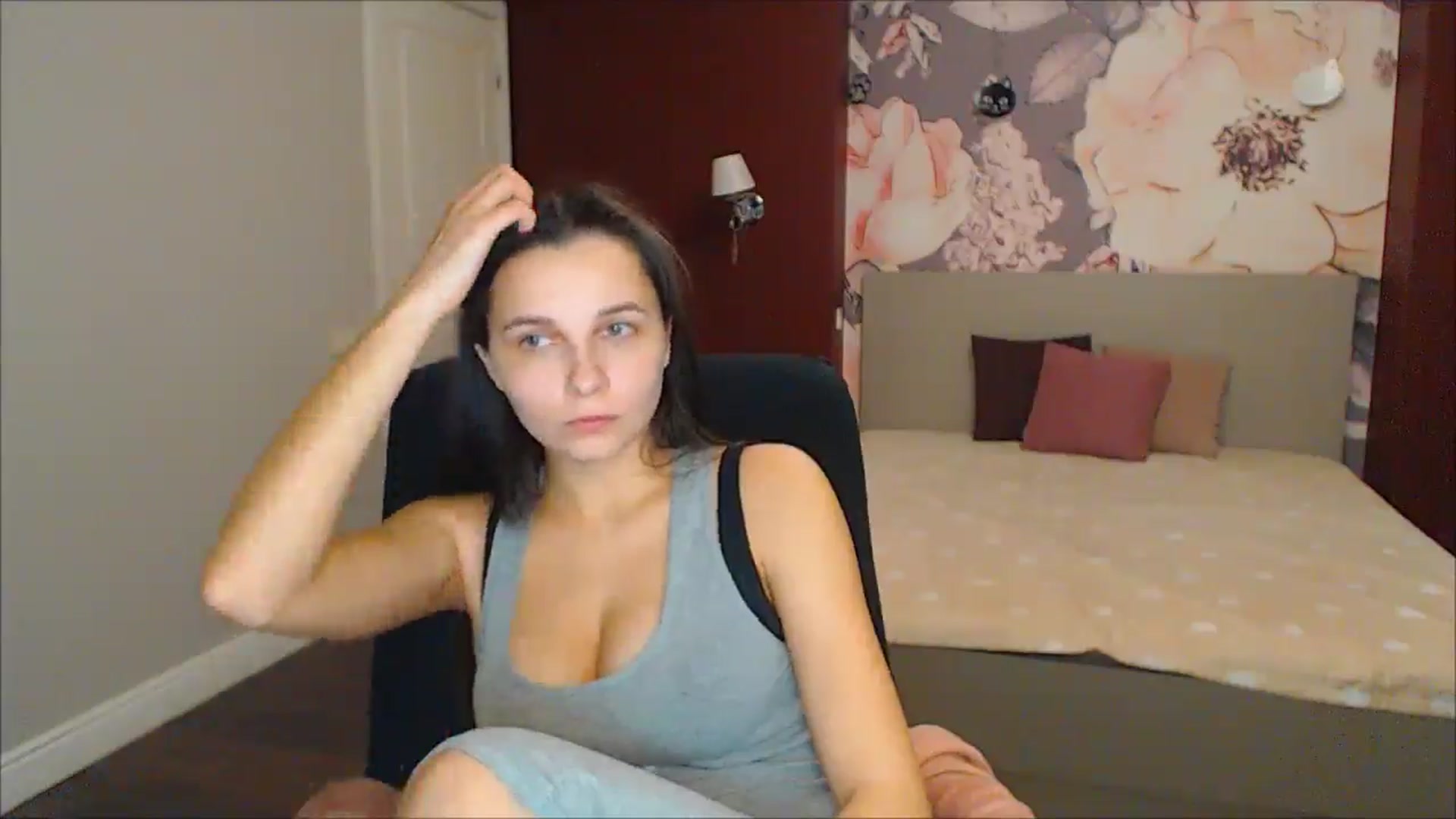 Gallery image thumbnail from Karina_Mils's myfreecams stream on, 01/26/2025, 16:30 image 13 of 20