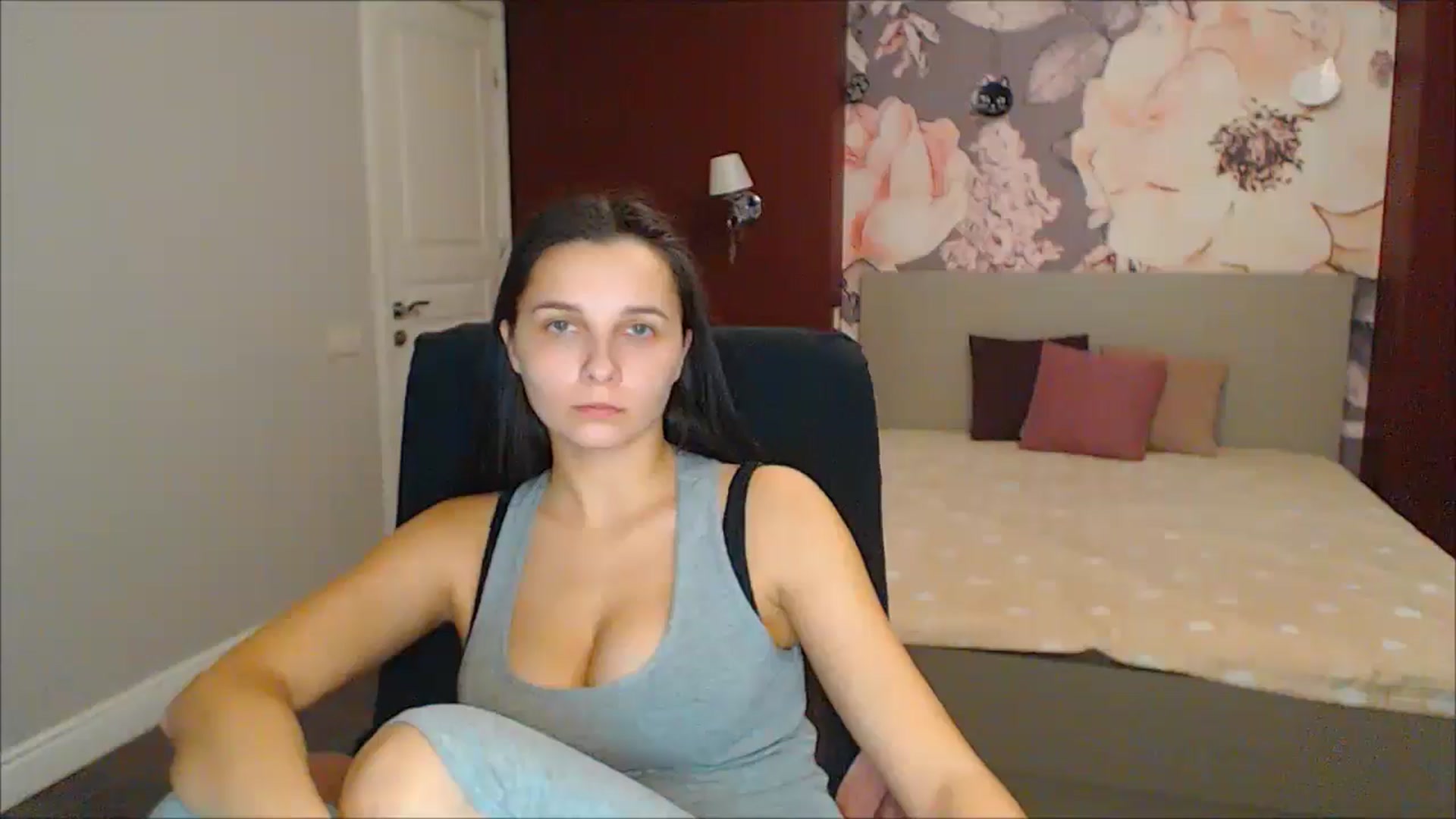 Gallery image thumbnail from Karina_Mils's myfreecams stream on, 01/26/2025, 17:09 image 14 of 20