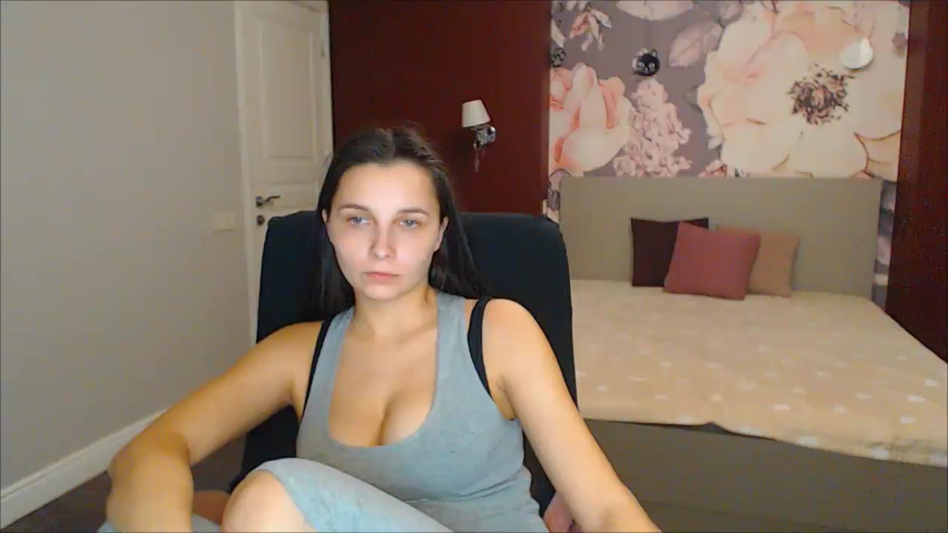 Gallery image thumbnail from Karina_Mils's myfreecams stream on, 01/26/2025, 17:09 image 13 of 20