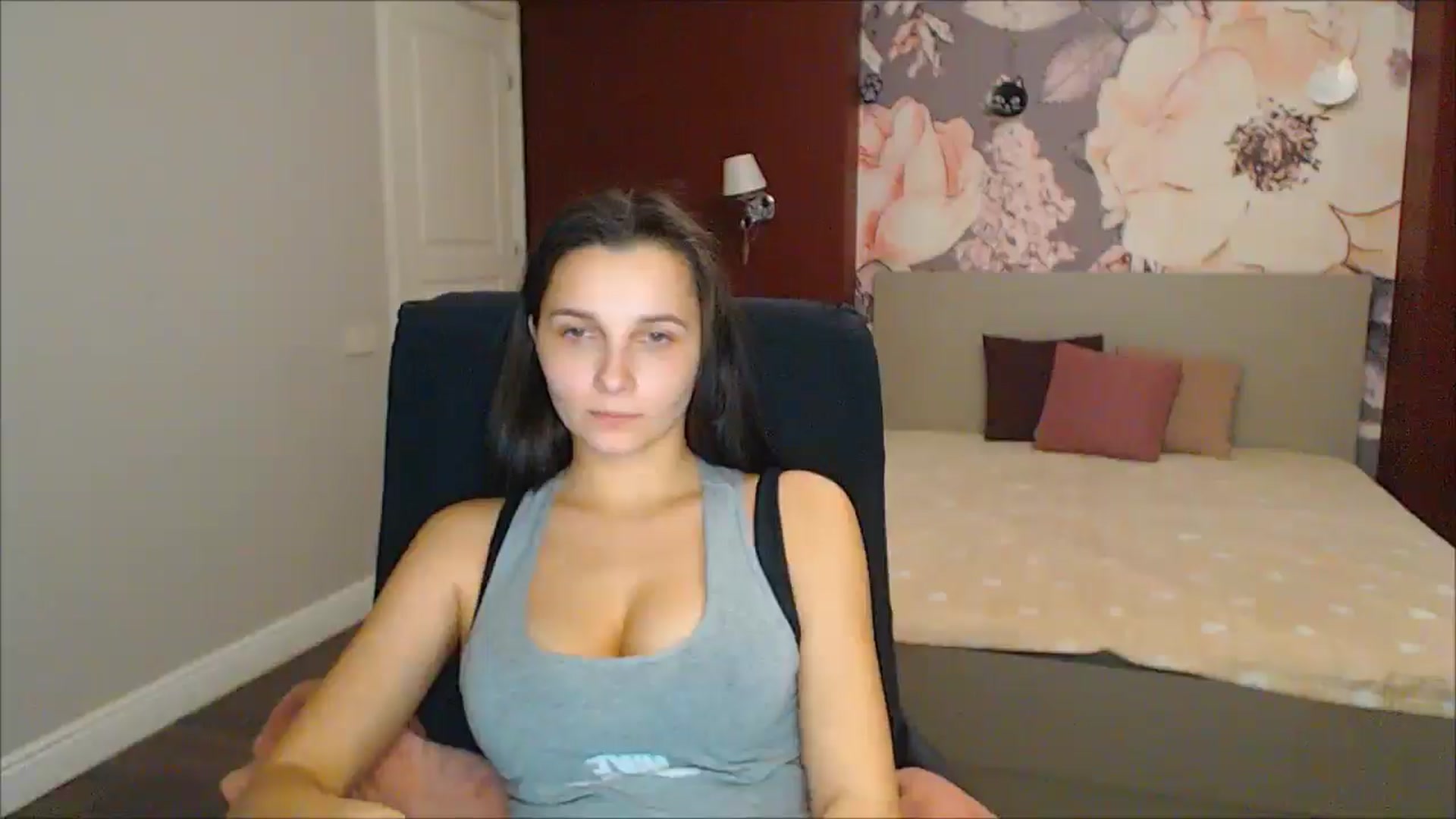 Gallery image thumbnail from Karina_Mils's myfreecams stream on, 01/26/2025, 17:52 image 9 of 20