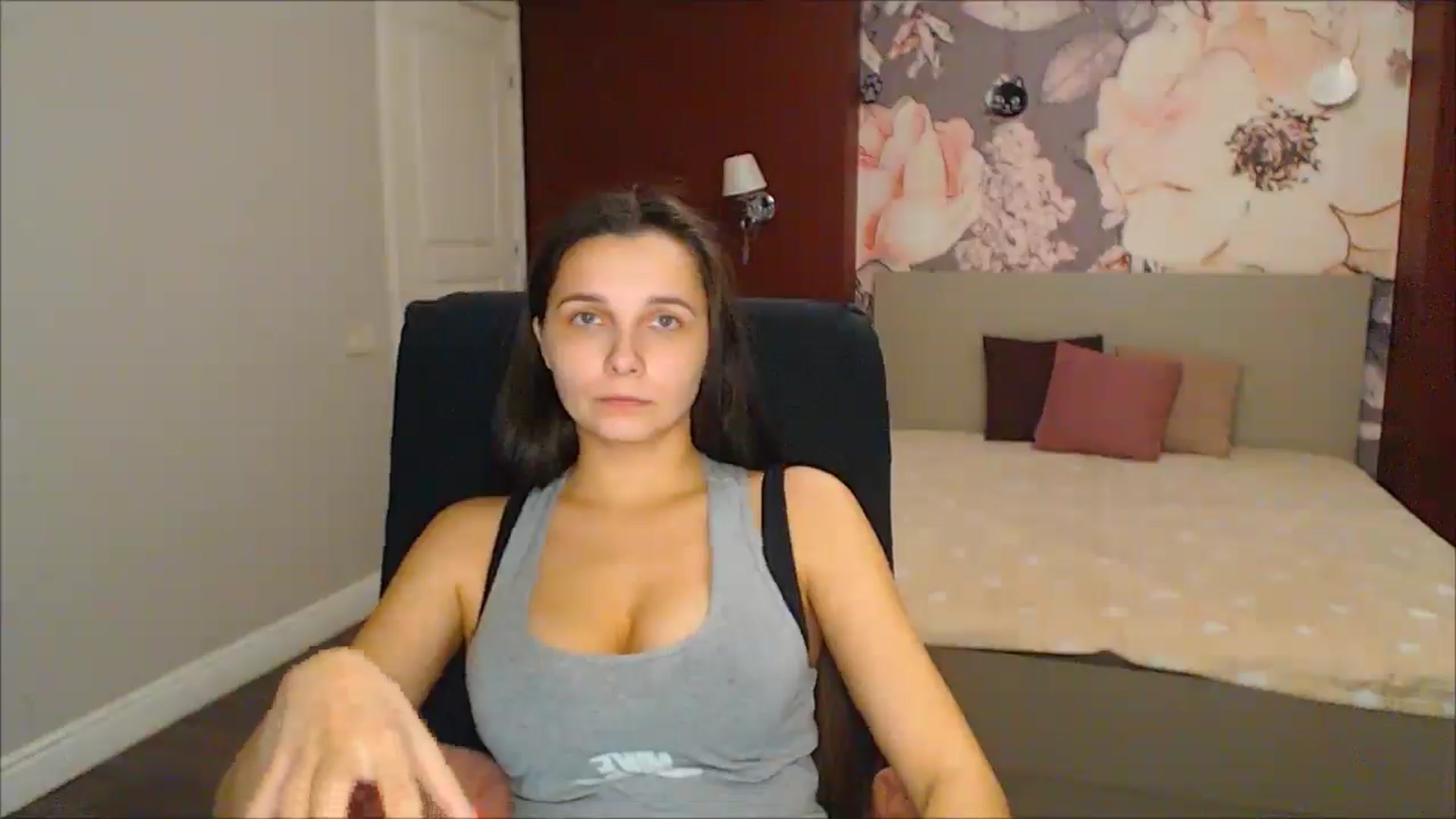 Gallery image thumbnail from Karina_Mils's myfreecams stream on, 01/26/2025, 17:52 image 7 of 20