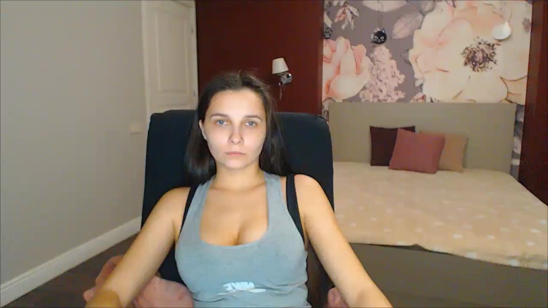 Gallery image thumbnail from Karina_Mils's myfreecams stream on, 01/26/2025, 17:52 image 8 of 20