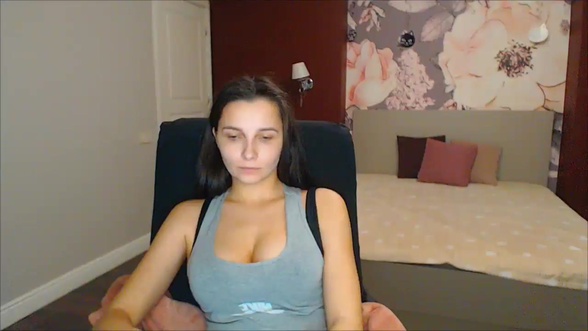 Gallery image thumbnail from Karina_Mils's myfreecams stream on, 01/26/2025, 17:52 image 6 of 20