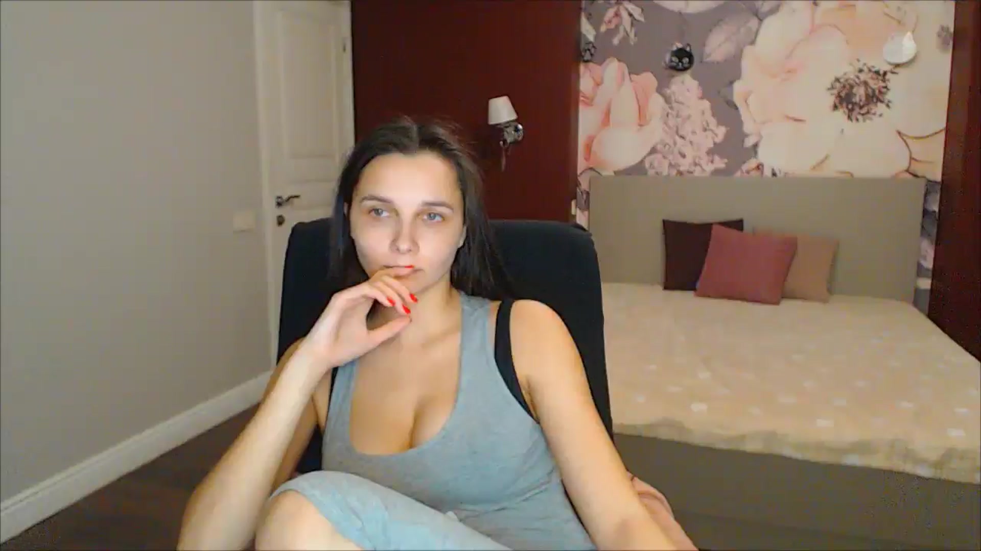 Gallery image thumbnail from Karina_Mils's myfreecams stream on, 01/26/2025, 19:21 image 10 of 20