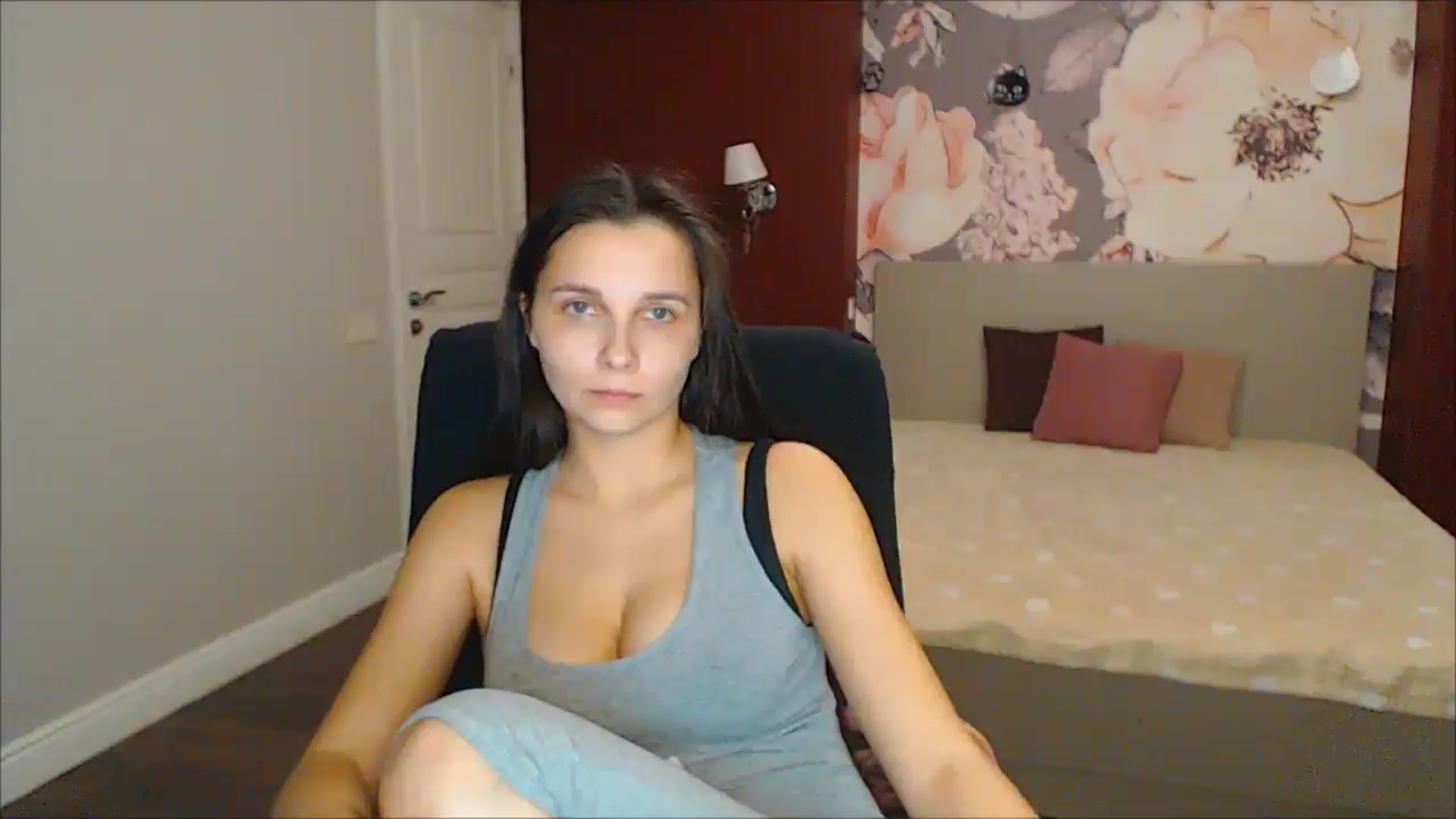 Gallery image thumbnail from Karina_Mils's myfreecams stream on, 01/26/2025, 19:21 image 3 of 20
