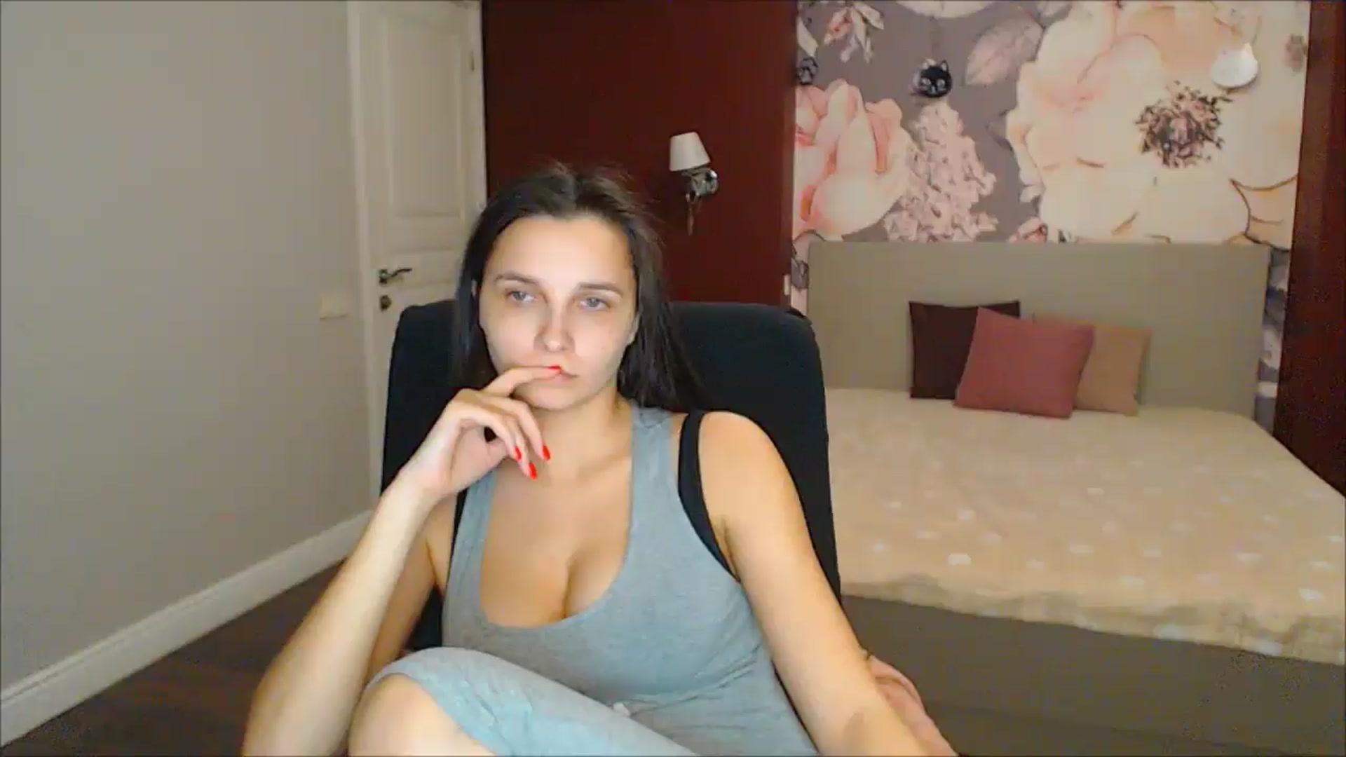 Gallery image thumbnail from Karina_Mils's myfreecams stream on, 01/26/2025, 19:21 image 11 of 20