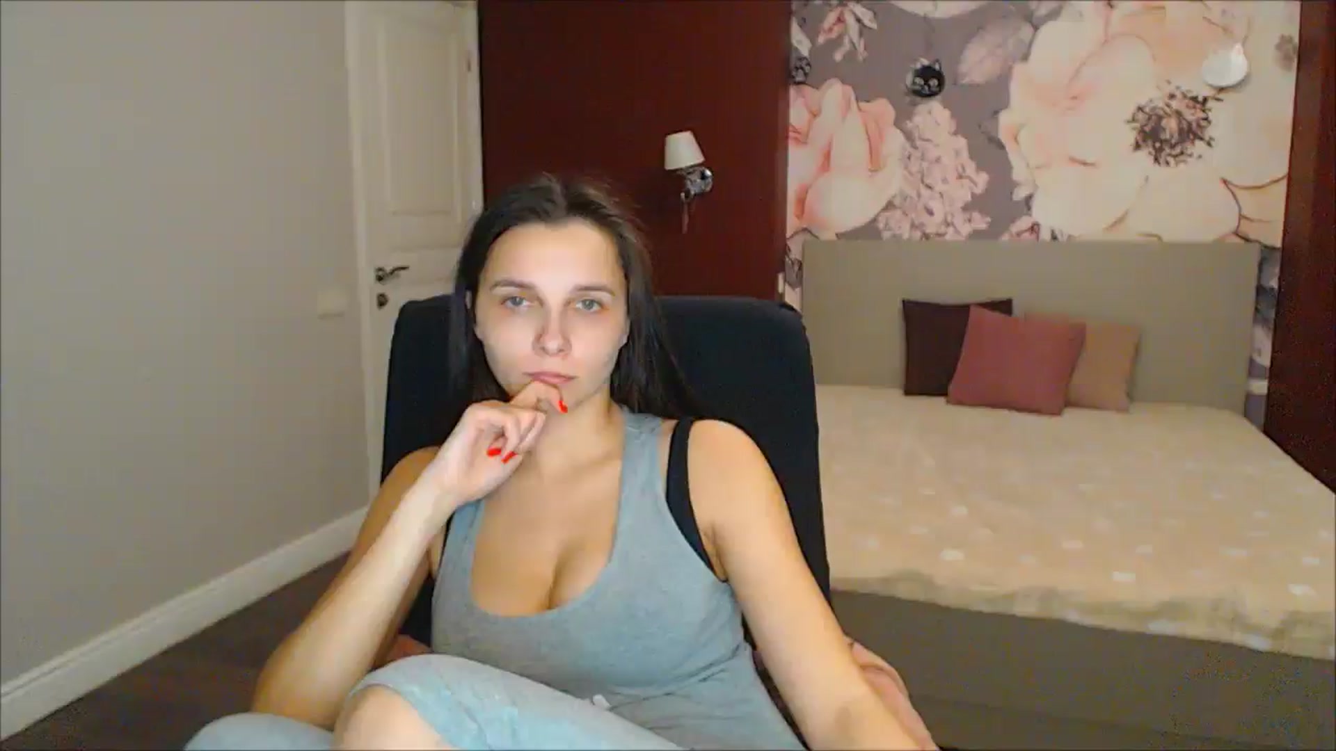 Gallery image thumbnail from Karina_Mils's myfreecams stream on, 01/26/2025, 19:21 image 12 of 20
