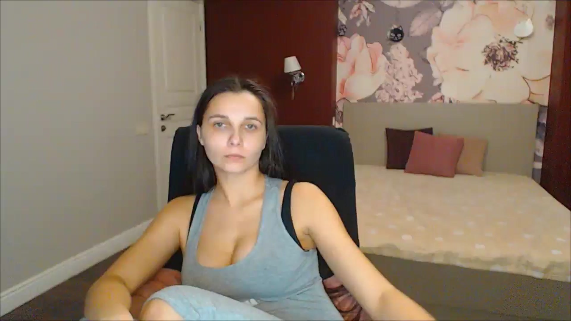 Gallery image thumbnail from Karina_Mils's myfreecams stream on, 01/26/2025, 19:21 image 16 of 20