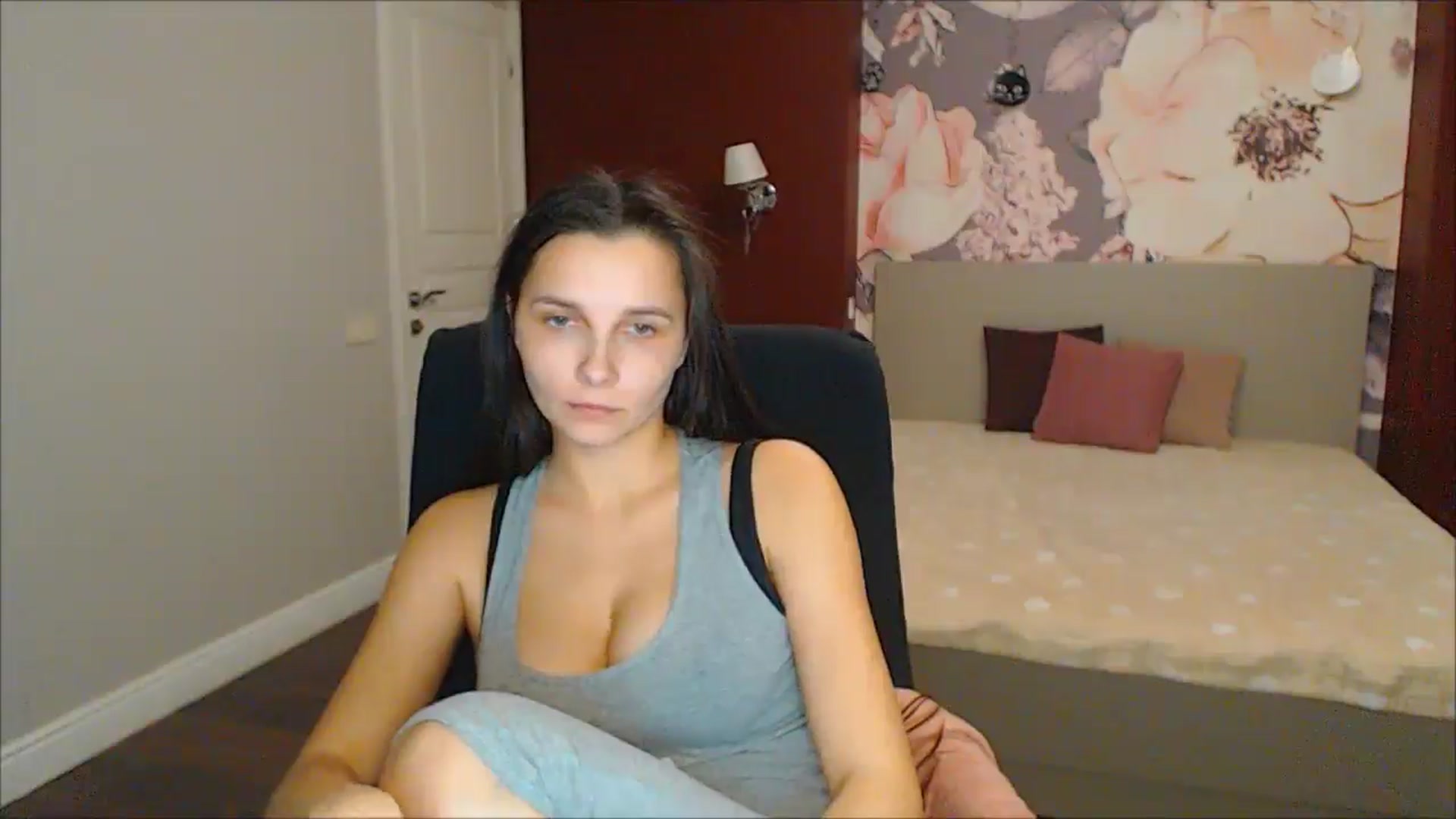 Gallery image thumbnail from Karina_Mils's myfreecams stream on, 01/26/2025, 19:21 image 8 of 20