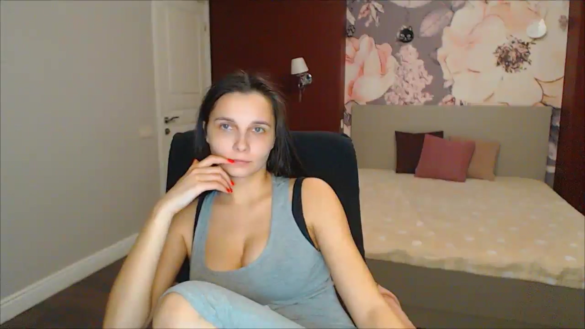 Gallery image thumbnail from Karina_Mils's myfreecams stream on, 01/26/2025, 19:21 image 9 of 20