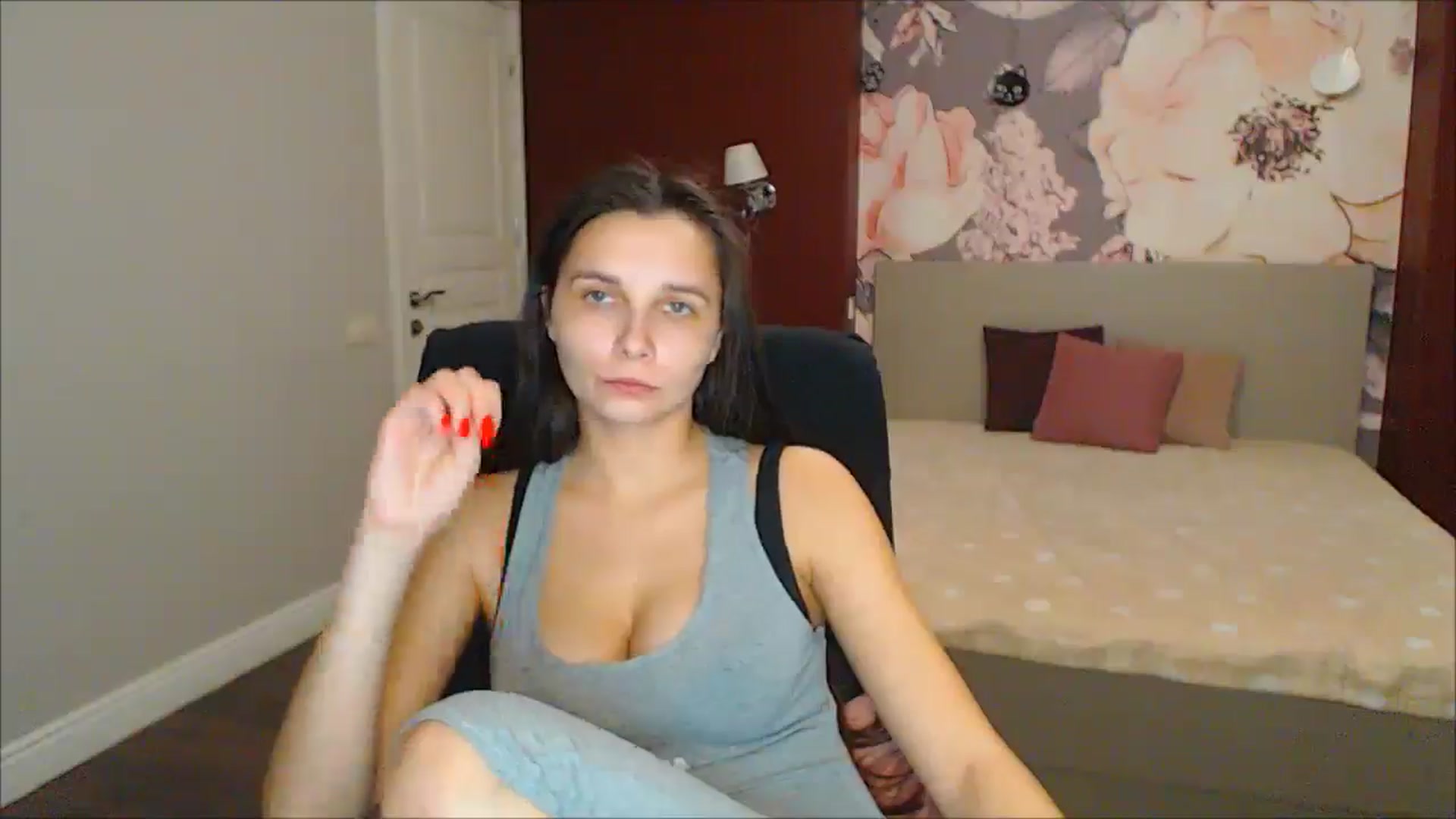 Gallery image thumbnail from Karina_Mils's myfreecams stream on, 01/26/2025, 19:21 image 2 of 20
