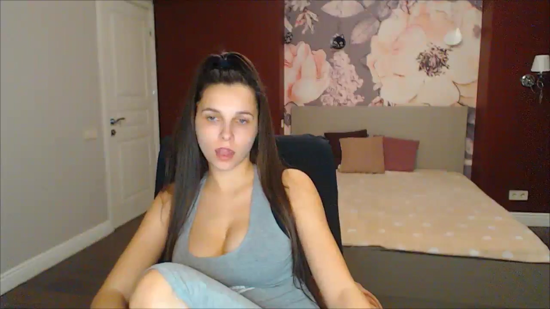 Gallery image thumbnail from Karina_Mils's myfreecams stream on, 02/01/2025, 15:31 image 14 of 20