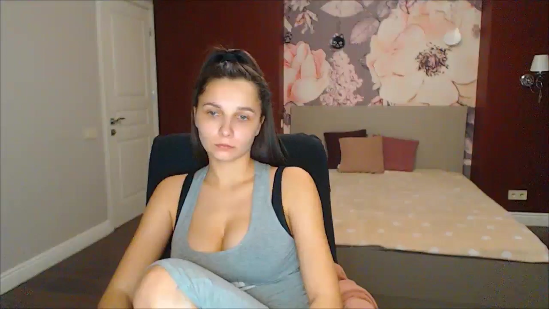 Gallery image thumbnail from Karina_Mils's myfreecams stream on, 02/01/2025, 15:31 image 12 of 20