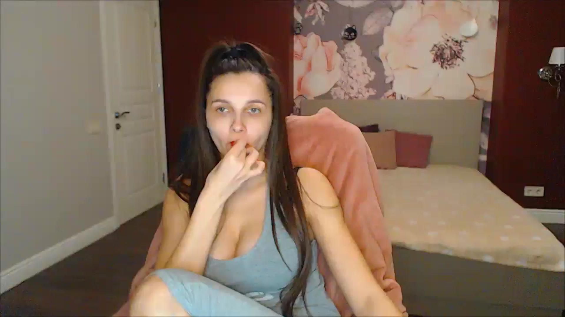 Gallery image thumbnail from Karina_Mils's myfreecams stream on, 02/01/2025, 17:06 image 1 of 20