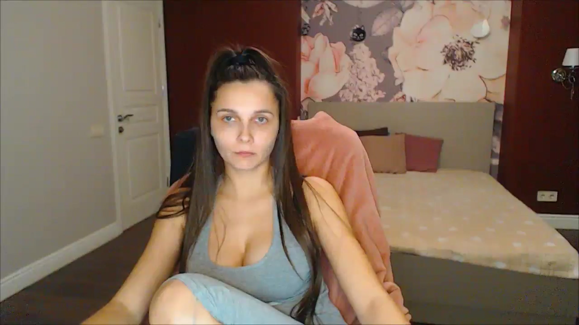 Gallery image thumbnail from Karina_Mils's myfreecams stream on, 02/01/2025, 17:06 image 12 of 20