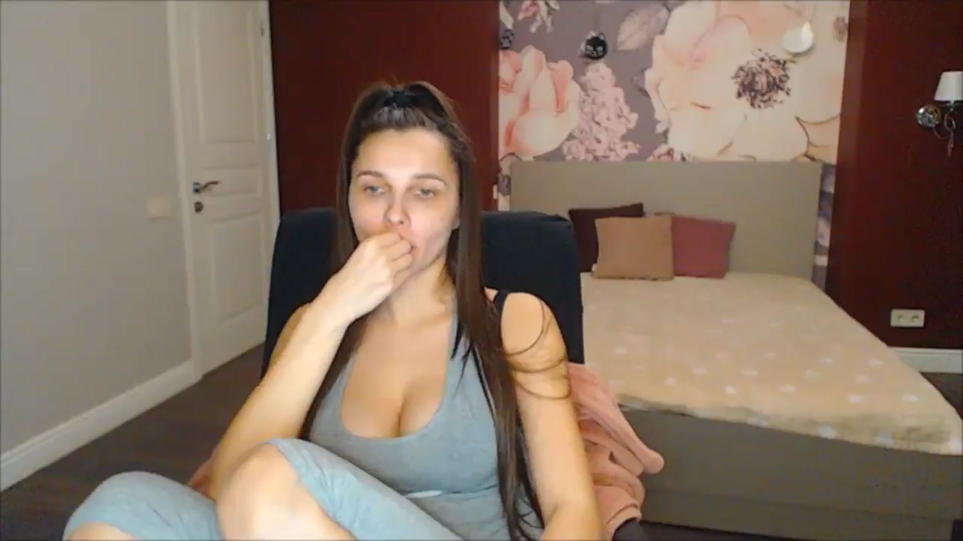 Gallery image thumbnail from Karina_Mils's myfreecams stream on, 02/01/2025, 17:33 image 5 of 20